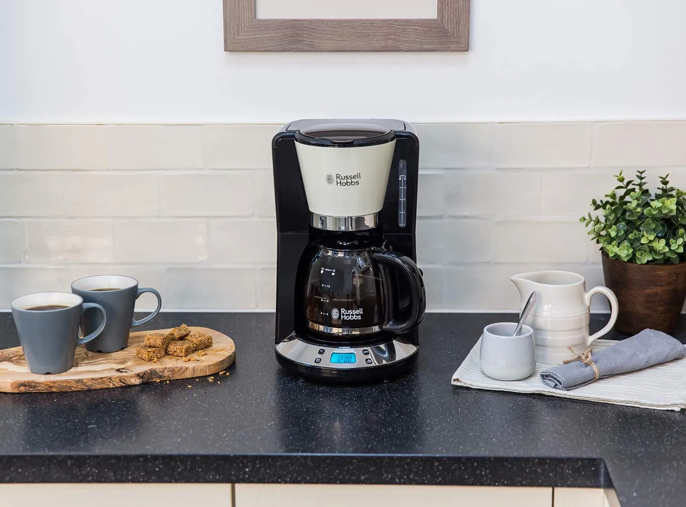 Russell Hobbs Macchina da Caffè Americano Digitale, Crema, 1,25 L, 10 Tazze - immagine 8