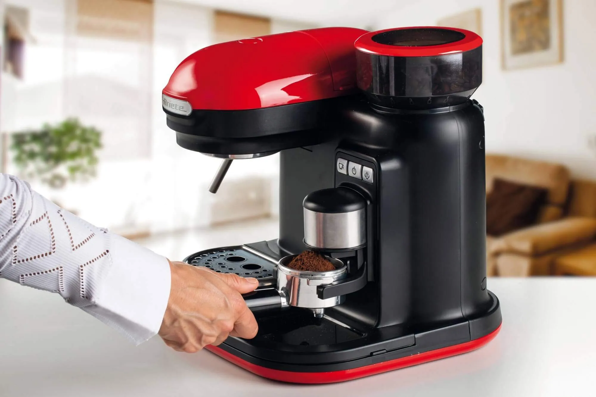 Ariete 1318 Macchina da Caffè con Macinacaffè, Montalatte, 15 bar, 1080 Watt, 0,8 Litri, Rosso - immagine 3