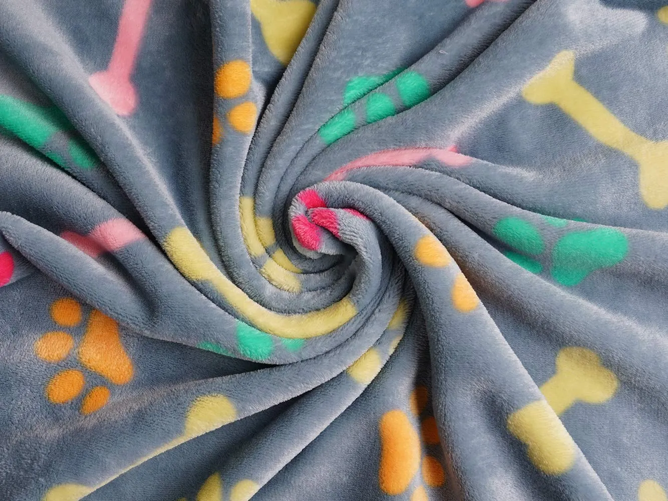 luciphia Coperta per Cane e Gatto in Flanella, Grigio Osso, Large (104 * 76cm), 3 Pezzi - immagine 4