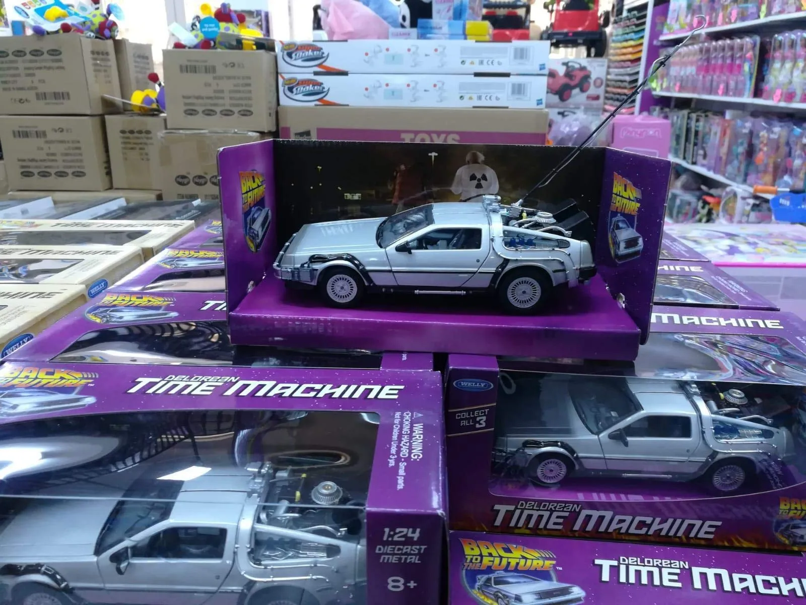 Welly 22443W DeLorean Ritorno al Futuro I, Scala 1:24 - immagine 8
