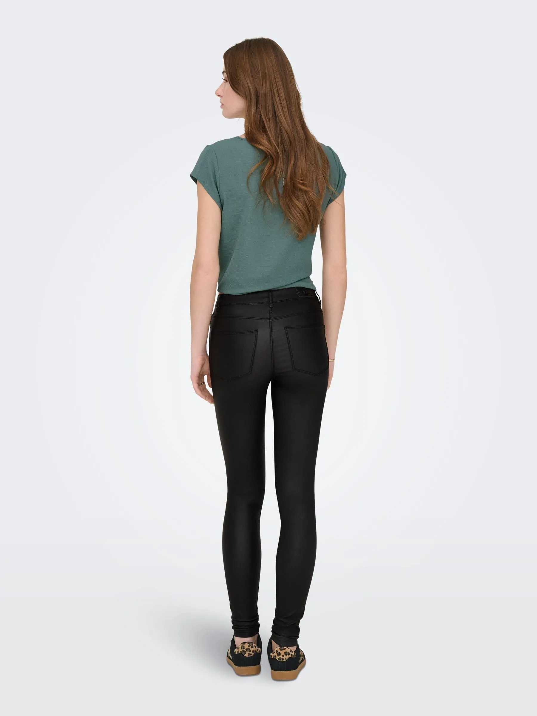 ONLY Anne K Mid Waist Coated Skinny Jeans, Black, W30/L34 - immagine 5