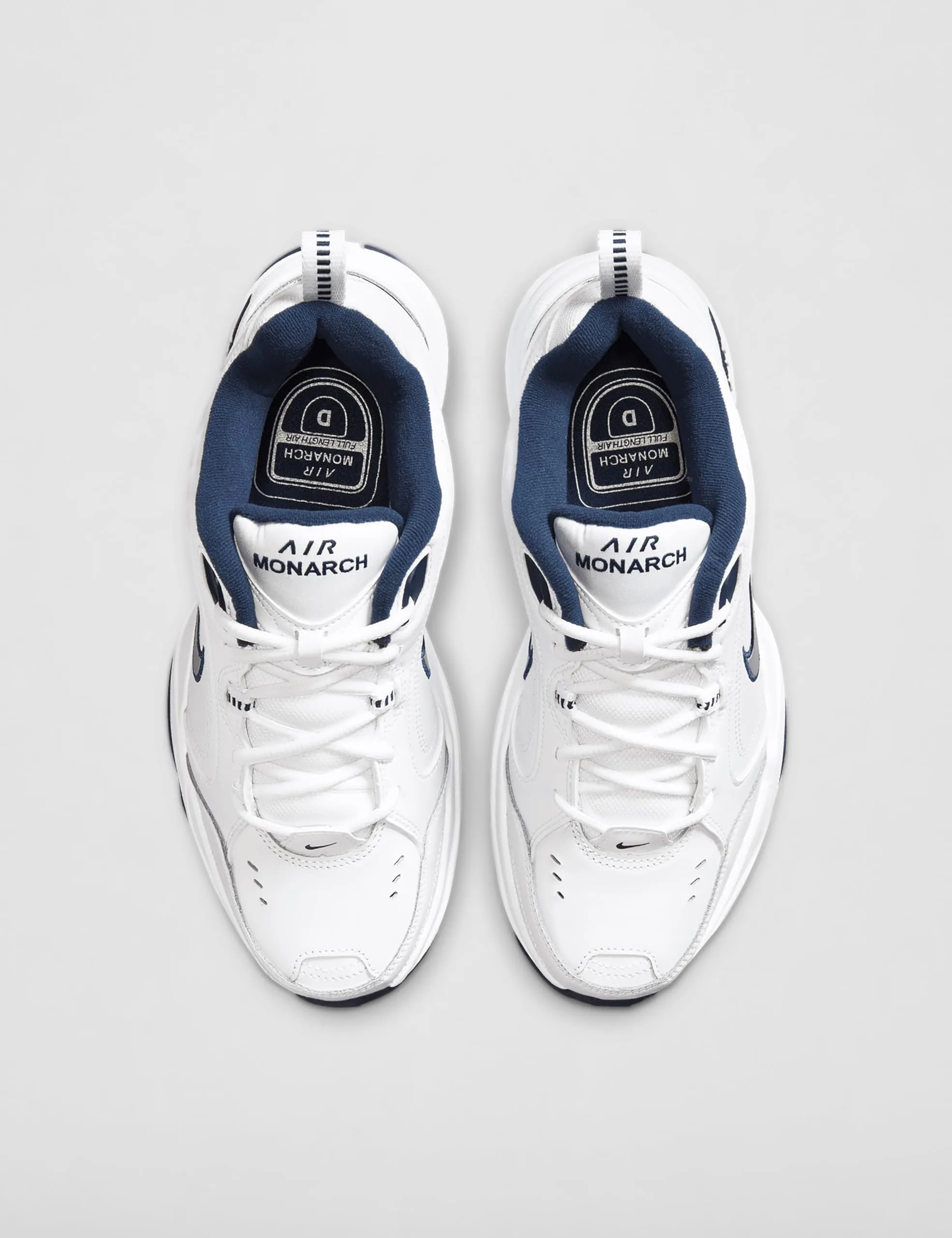 Nike Air Monarch IV Scarpe da ginnastica Uomo - Bianco White Metallic Silver Midnight Navy 445 - immagine 5