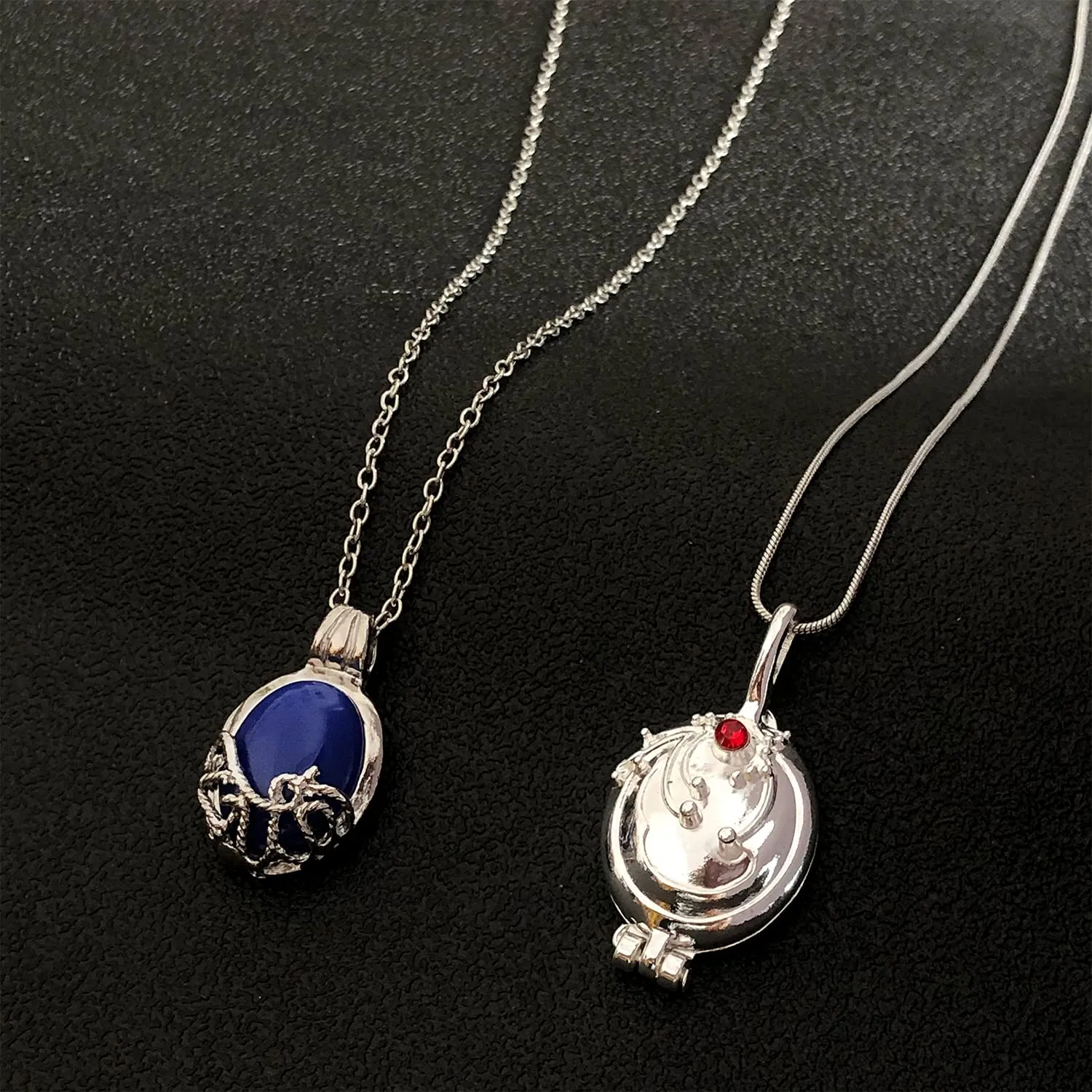 HJYZY 18 Piece The Vampire Diaries Jewelry Set Elena Daylight Necklace, Damon's Ring, Katherine Sapphire Crystal Pendant and Stickers - immagine 4