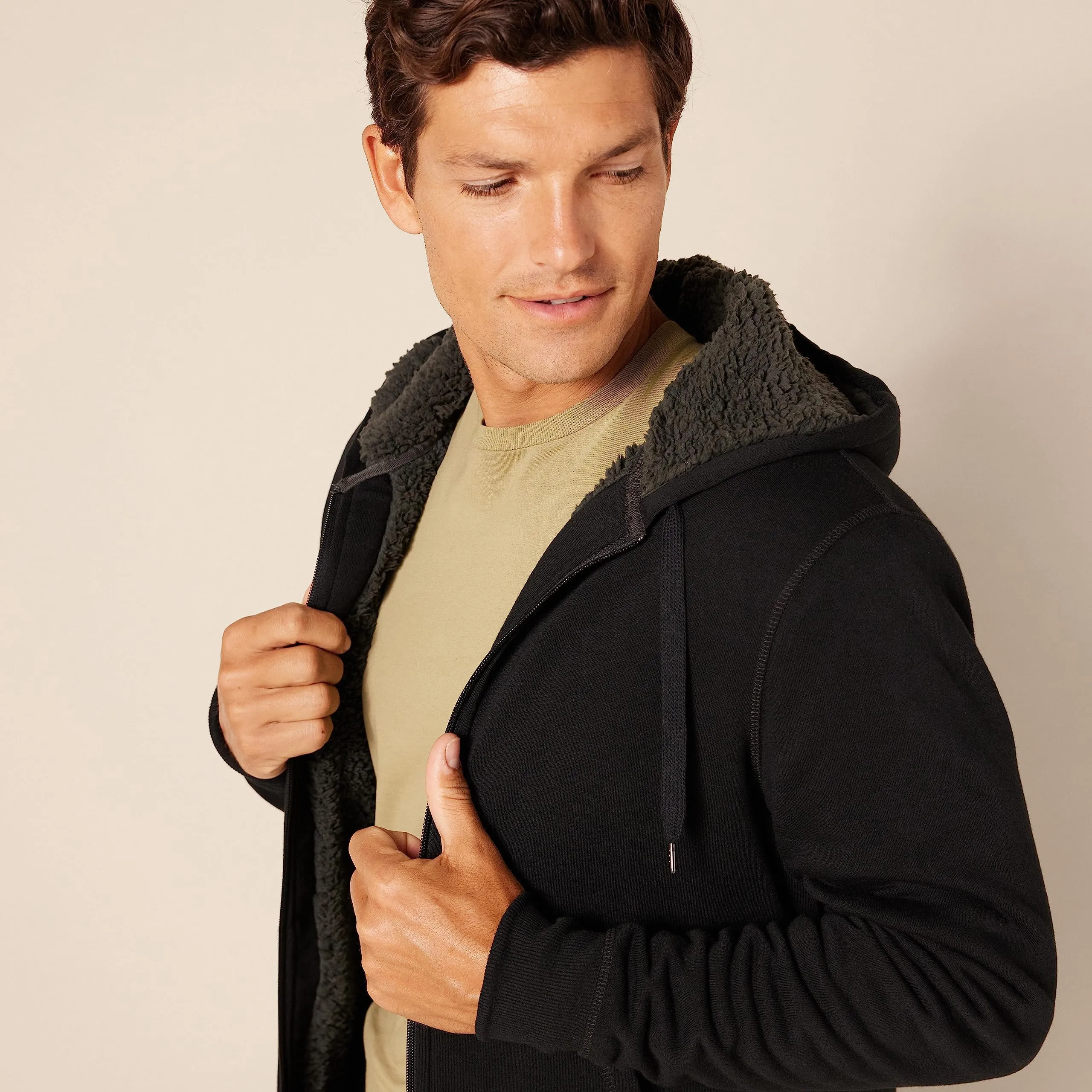 Amazon Essentials Felpa con Cappuccio e Cerniera Integrale in Pile Foderata in Sherpa Uomo, Nero, XXL - immagine 3