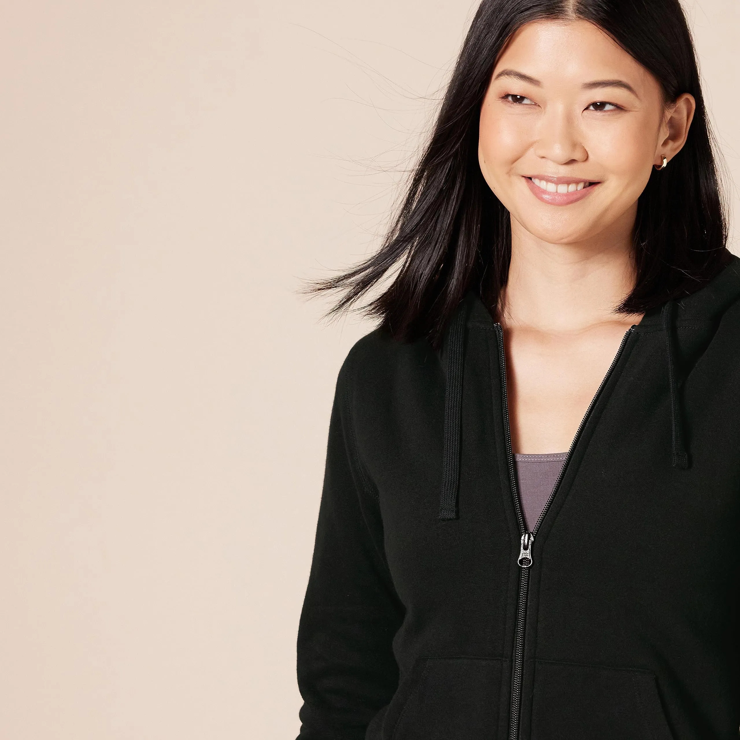 Amazon Essentials Giacca con cappuccio in pile foderata in sherpa Donna, Nero, M - immagine 4