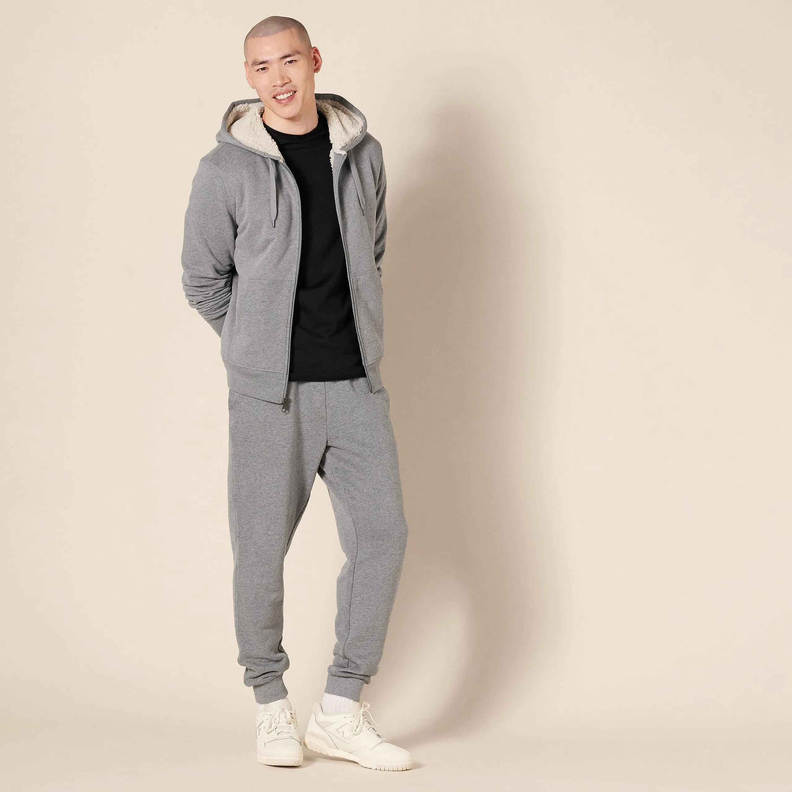Amazon Essentials Felpa con Cappuccio e Cerniera Integrale in Pile Foderata in Sherpa Uomo, Grigio Chiaro Puntinato, M - immagine 4