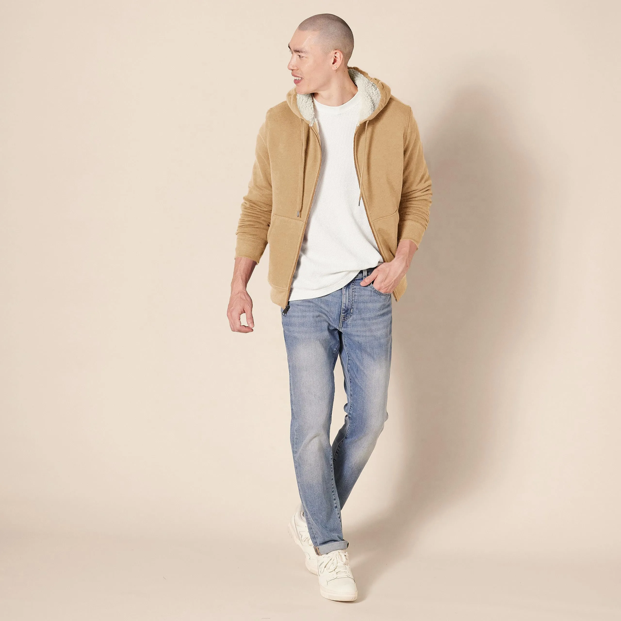 Amazon Essentials Felpa con Cappuccio e Cerniera Integrale in Pile Foderata in Sherpa Uomo, Cammello Puntinato, XS - immagine 4