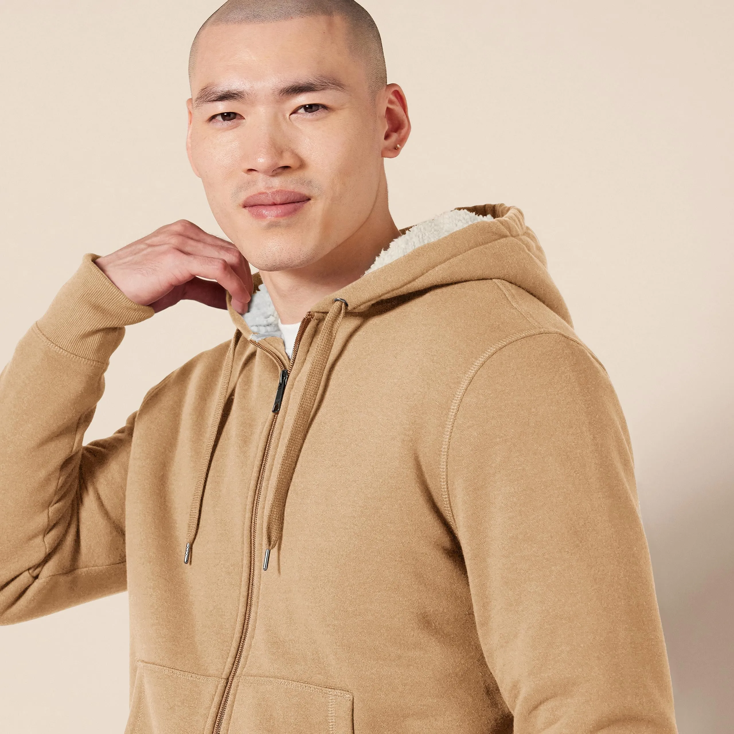 Amazon Essentials Felpa con Cappuccio e Cerniera Integrale in Pile Foderata in Sherpa Uomo, Cammello Puntinato, XXL - immagine 3