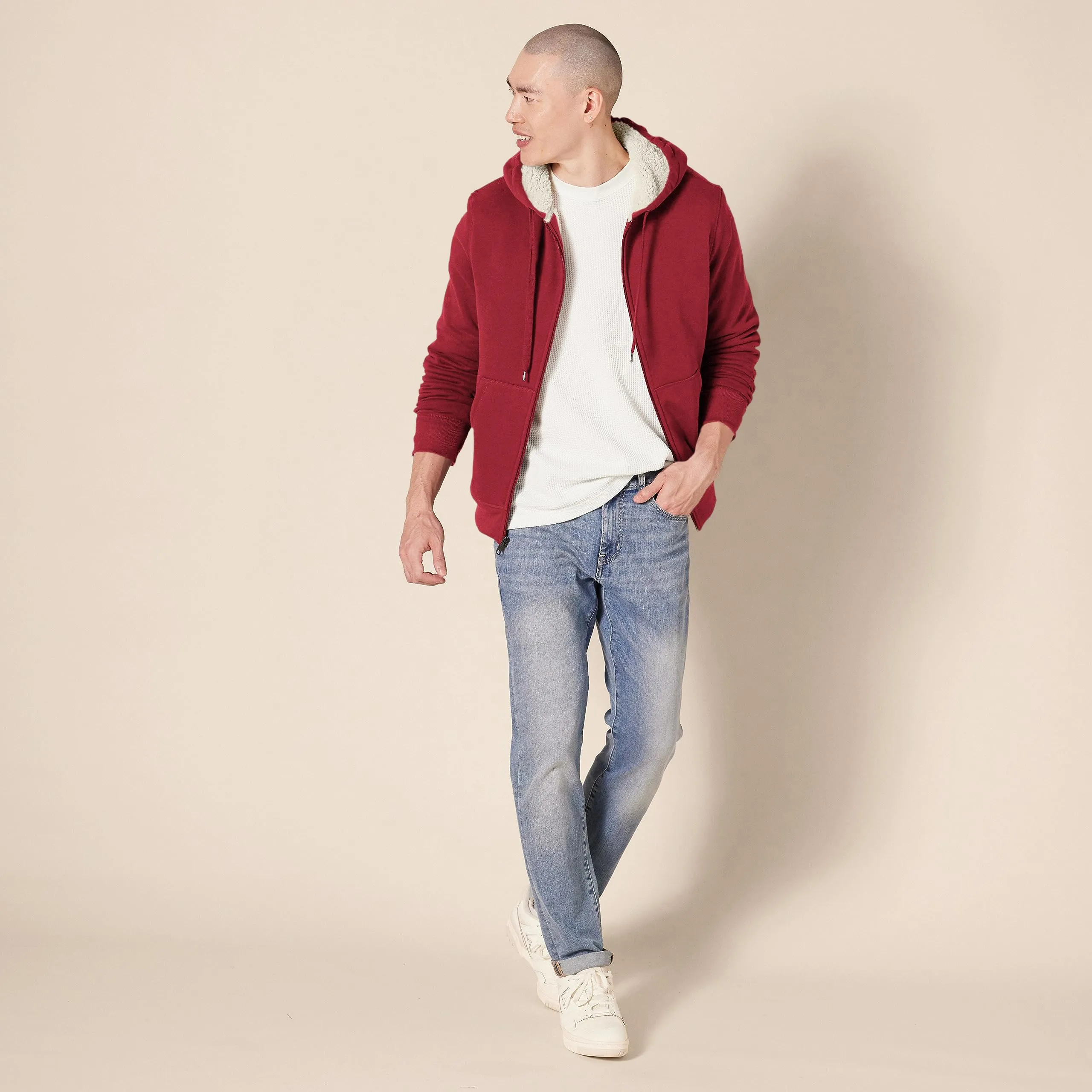Amazon Essentials Felpa con Cappuccio e Cerniera Integrale in Pile Foderata in Sherpa Uomo, Rosso, XL - immagine 4