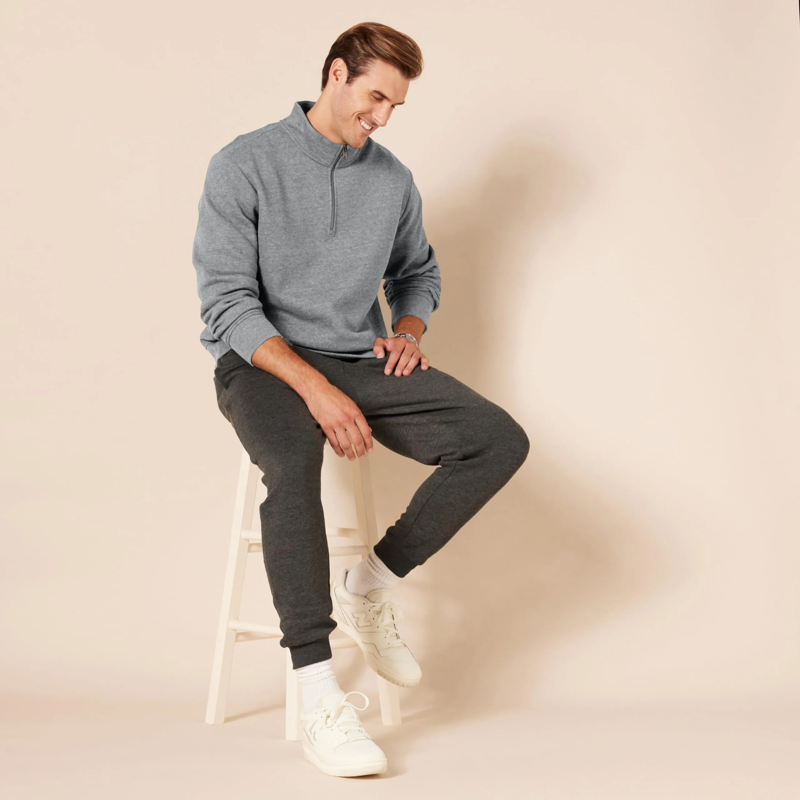Amazon Essentials Felpa in Pile a Maniche Lunghe con Zip Corta Uomo, Grigio Medio Puntinato, M - immagine 8