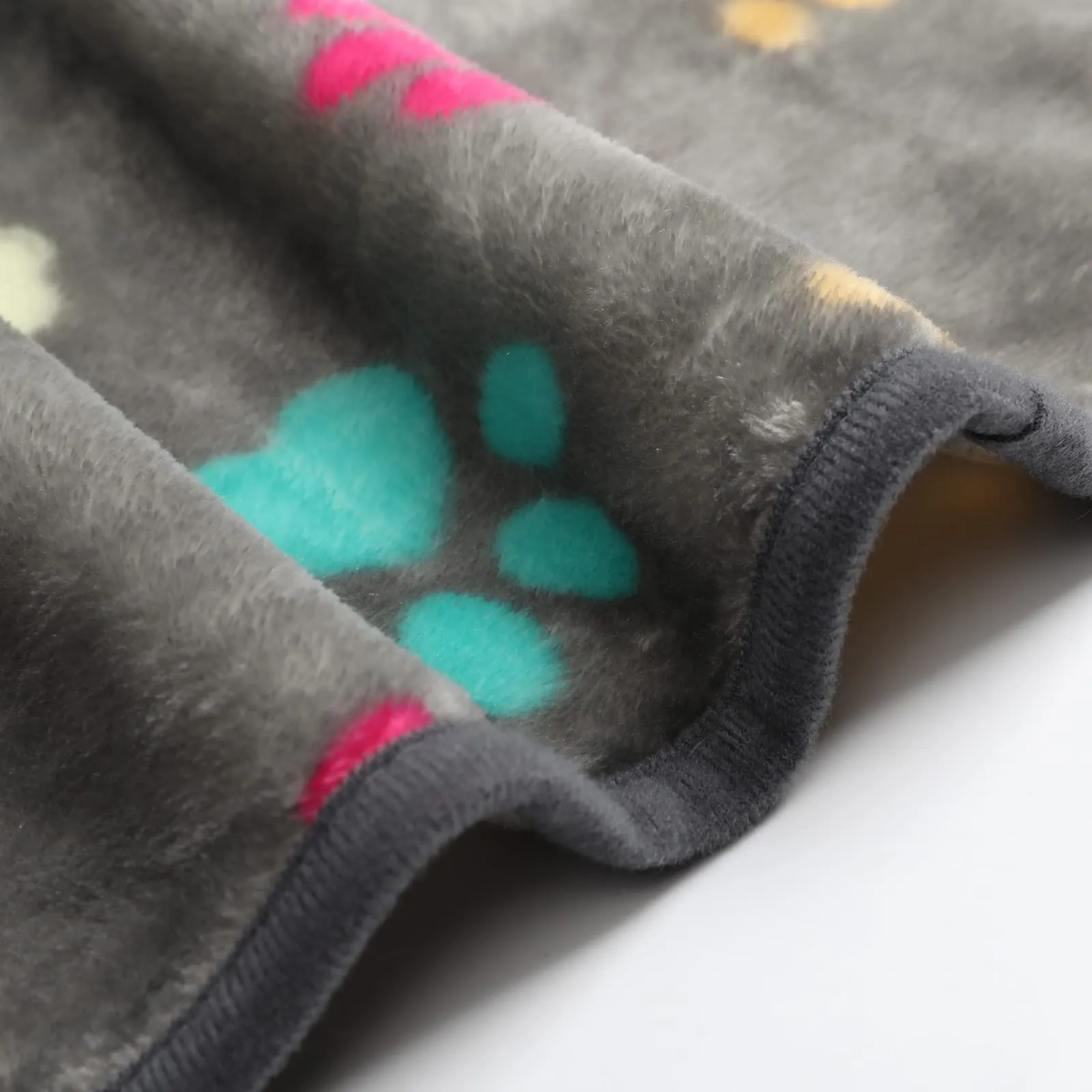 luciphia Coperta per Cane e Gatto in Flanella, Multicolore Osso, Large (104 x 76cm), 3 Pezzi - immagine 7