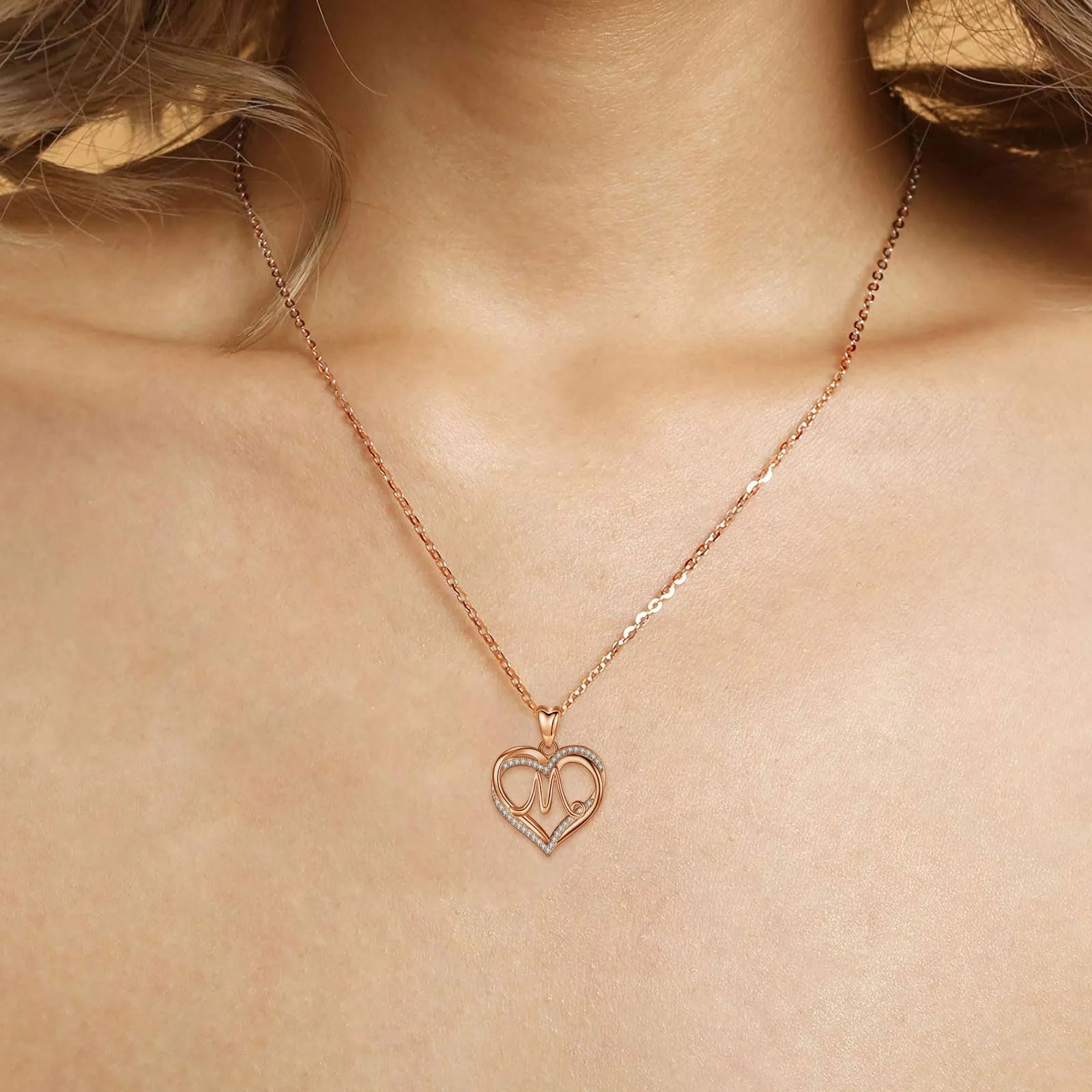 INFUSEU Collana con Lettera M e Ciondolo Cuore in Oro Rosa, Cubic Zirconia, 20 Pollici - immagine 3