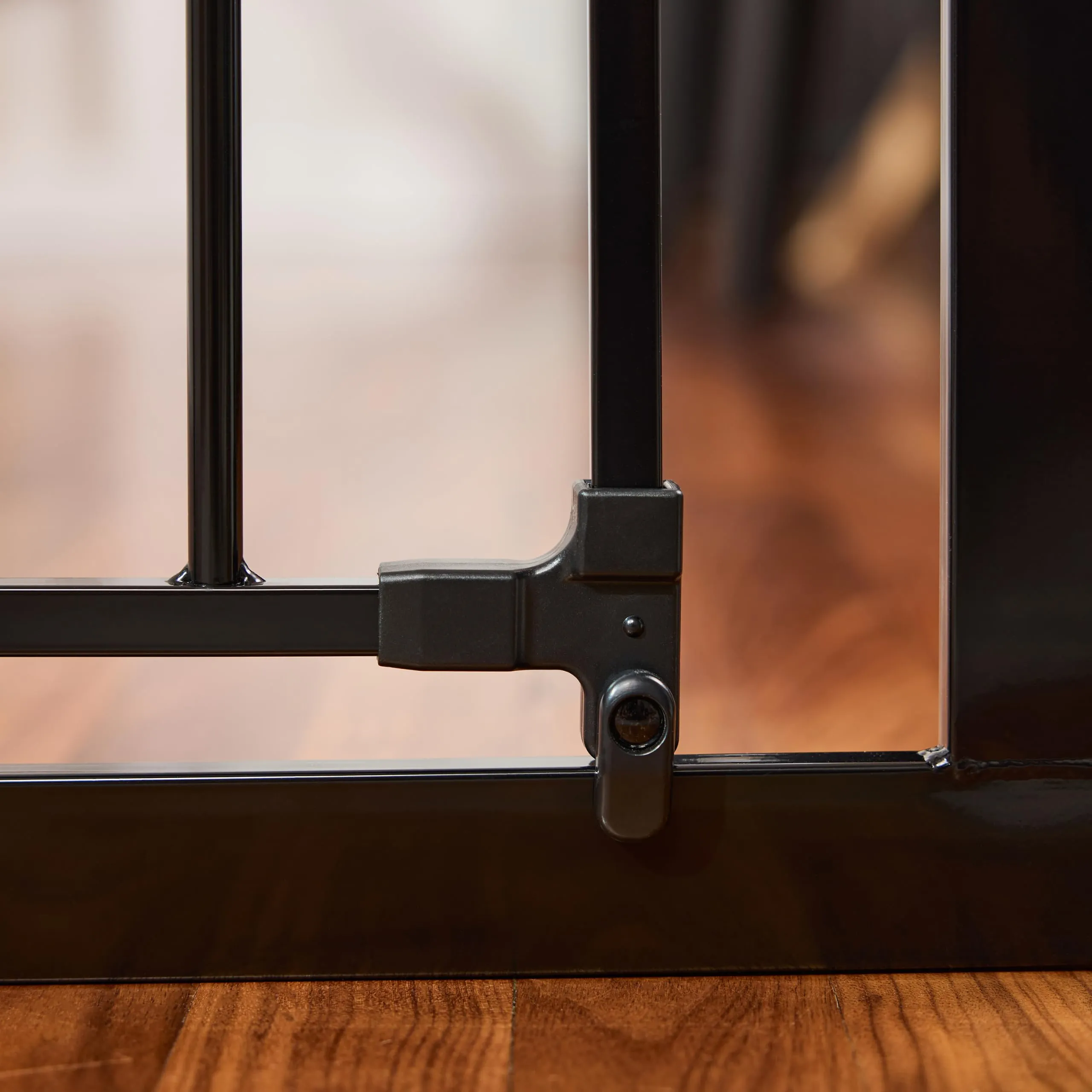 Regalo Extra Wide Baby Gate for Doorways and Bottom of Stairs, 73.6-122cm, Pressure Mounted, Black - immagine 8