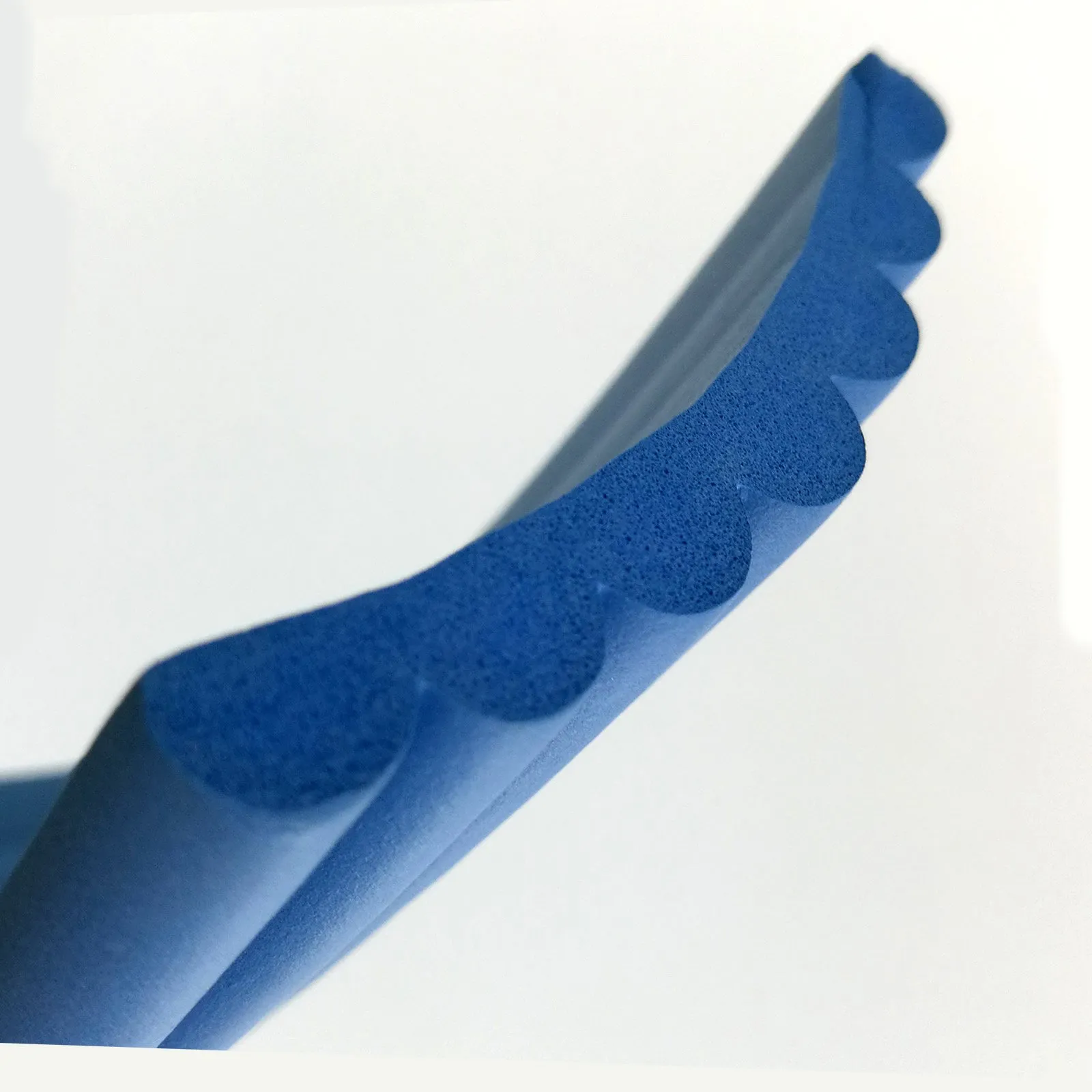 TUKA-i-AKUT Protezioni Universali in Schiuma Anti Collisione 200cm x 80mm, Blu, TKD7002-blue - immagine 3