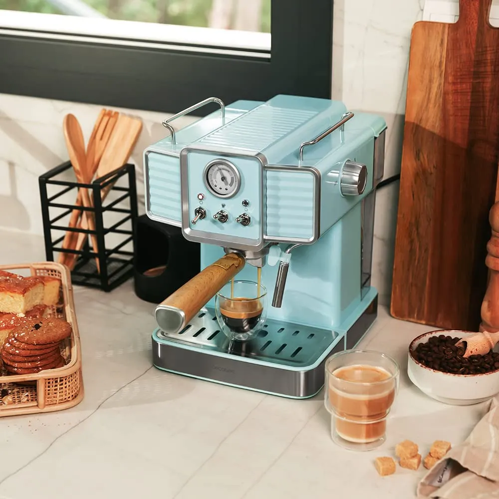Cecotec Power Espresso 20 Tradizionale Macchina da Caffè Espresso, 1350 W, 20 Bar, Thermoblock, Vaporizzatore, Manometro, Capacità 1,5 Litri, Light Blue - immagine 2