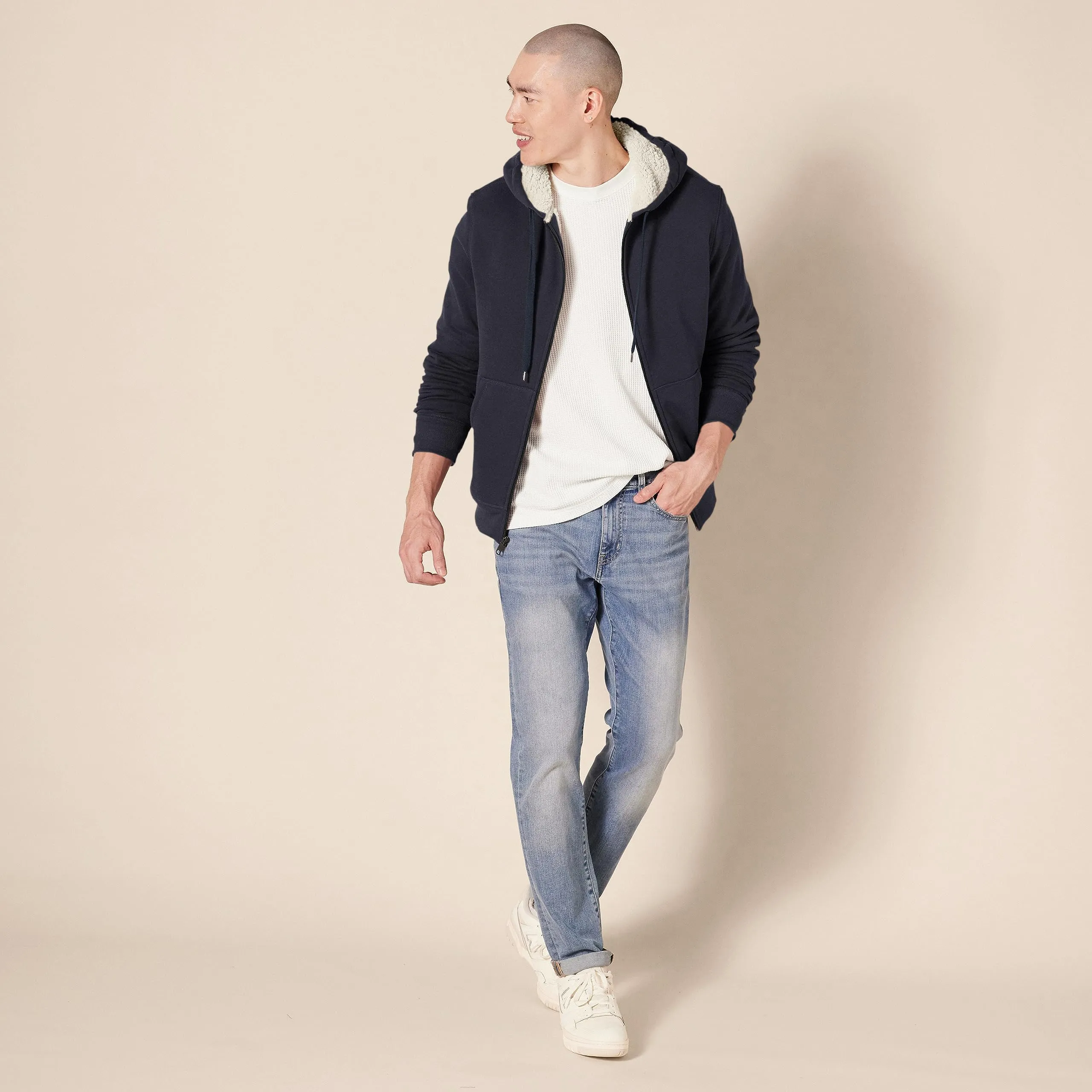 Amazon Essentials Felpa con Cappuccio e Cerniera Integrale in Pile Foderata in Sherpa Uomo, Blu Marino, 4XL Plus Tall - immagine 4