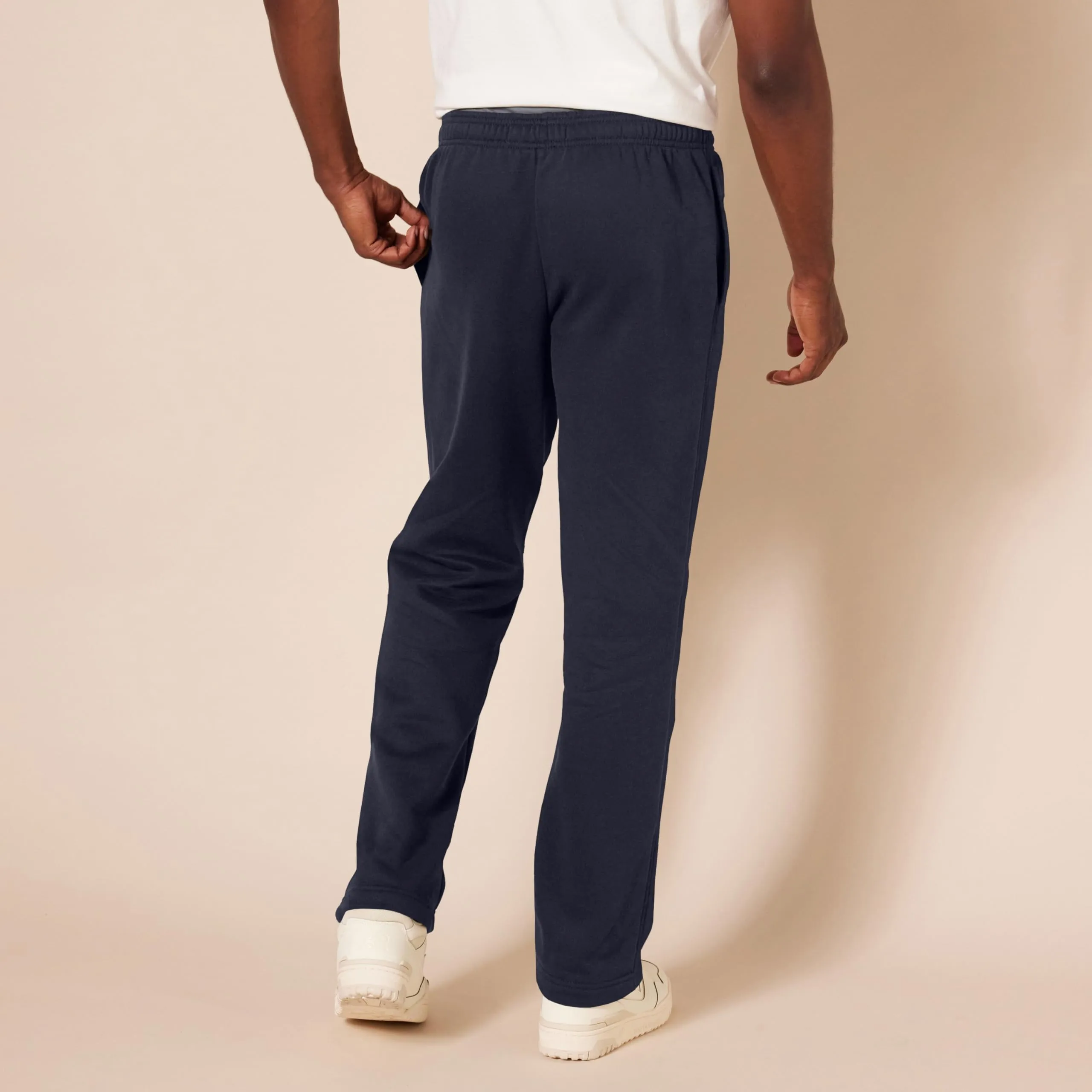 Amazon Essentials Pantaloni Sportivi in Pile con Fondo Aperto Uomo, Blu Marino, M - immagine 3