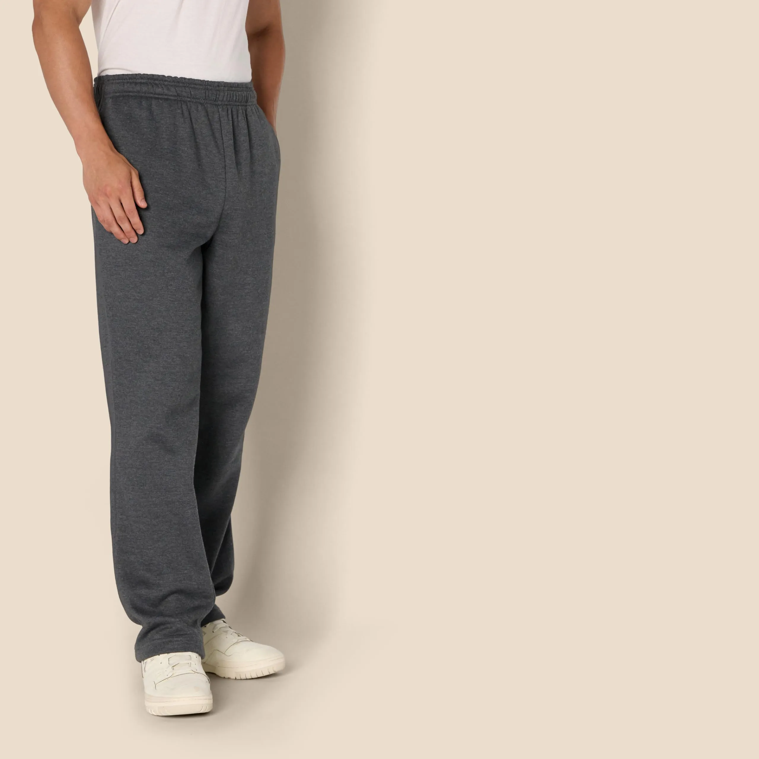 Amazon Essentials Pantaloni Sportivi in Pile con Fondo Aperto Uomo, Carbone Puntinato, S - immagine 3