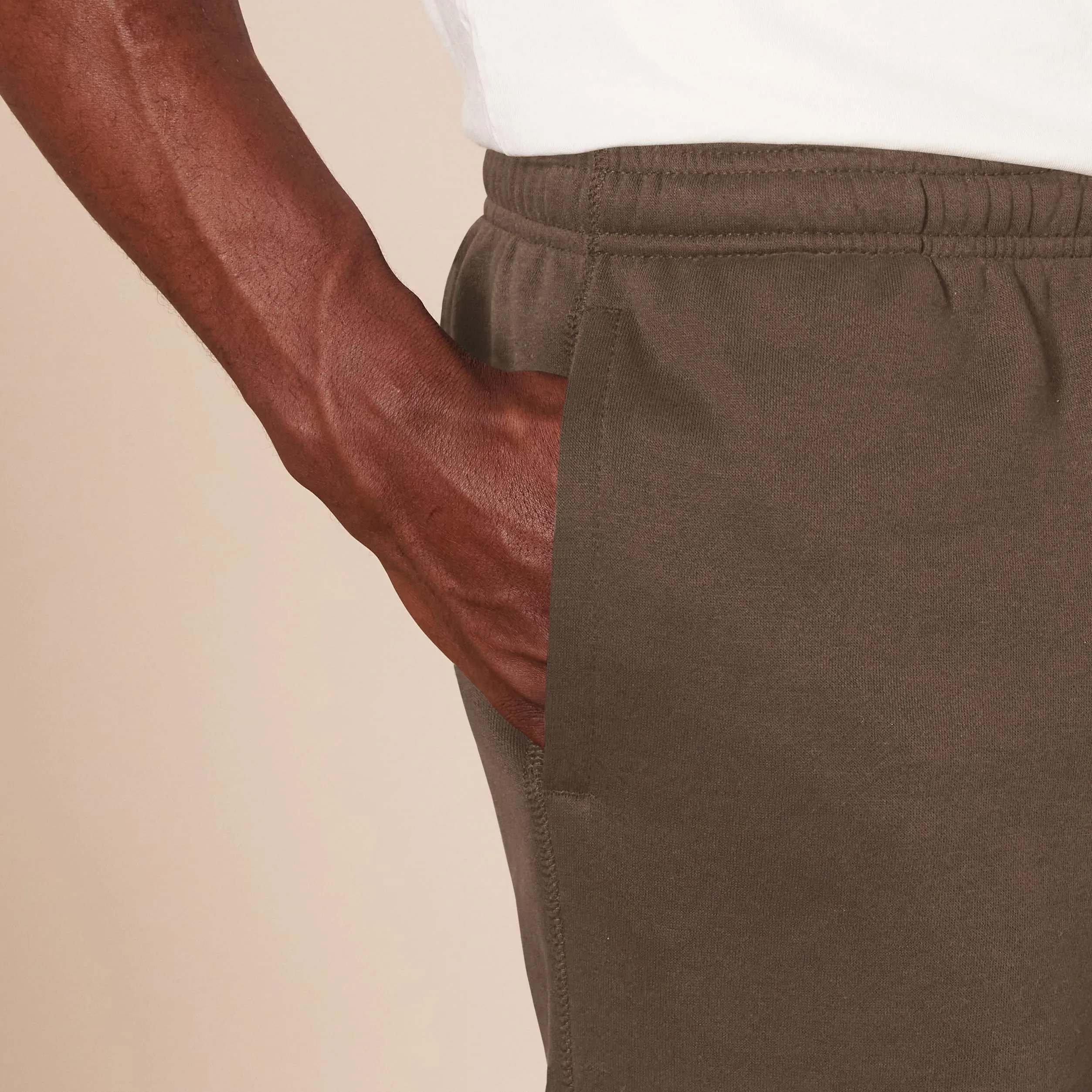 Amazon Essentials Pantaloni Sportivi in Pile con Fondo Aperto Uomo, Marrone Medio, L - immagine 4