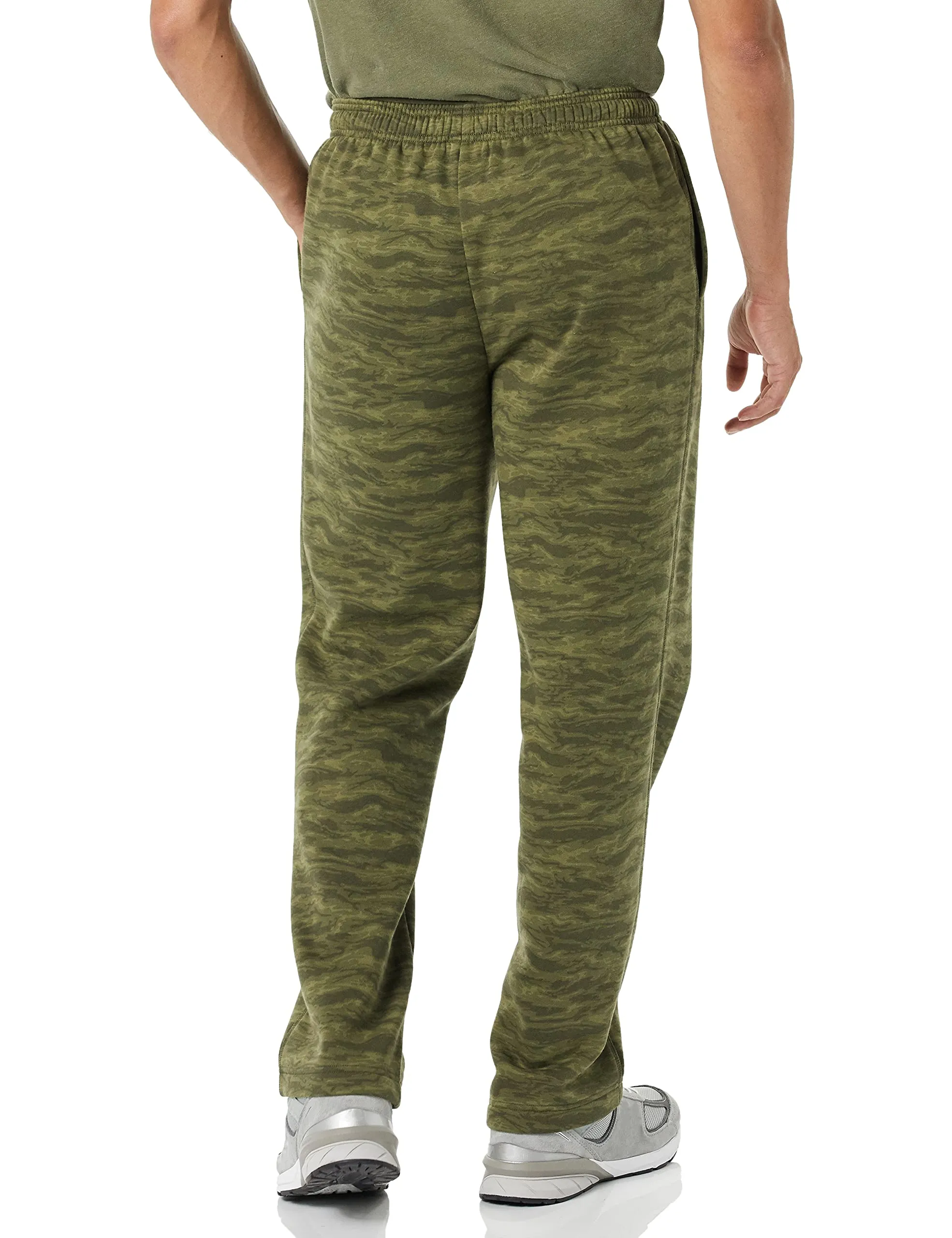 Amazon Essentials Pantaloni Sportivi in Pile con Fondo Aperto Uomo, Verde Militare Motivo Mimetico Astratto, L - immagine 3