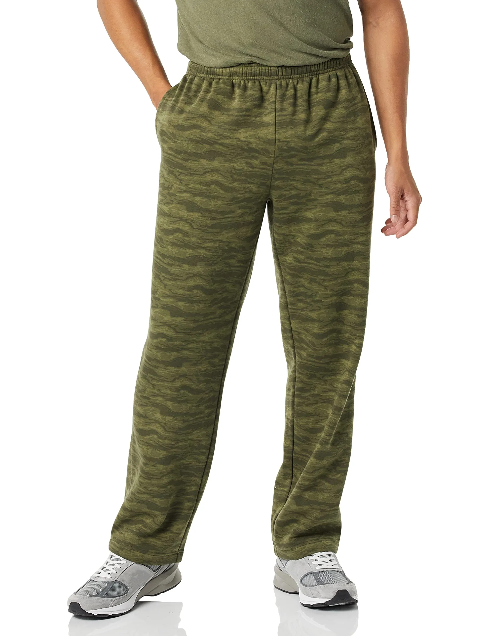 Amazon Essentials Pantaloni Sportivi in Pile con Fondo Aperto Uomo, Verde Militare Motivo Mimetico Astratto, XXL - immagine 1