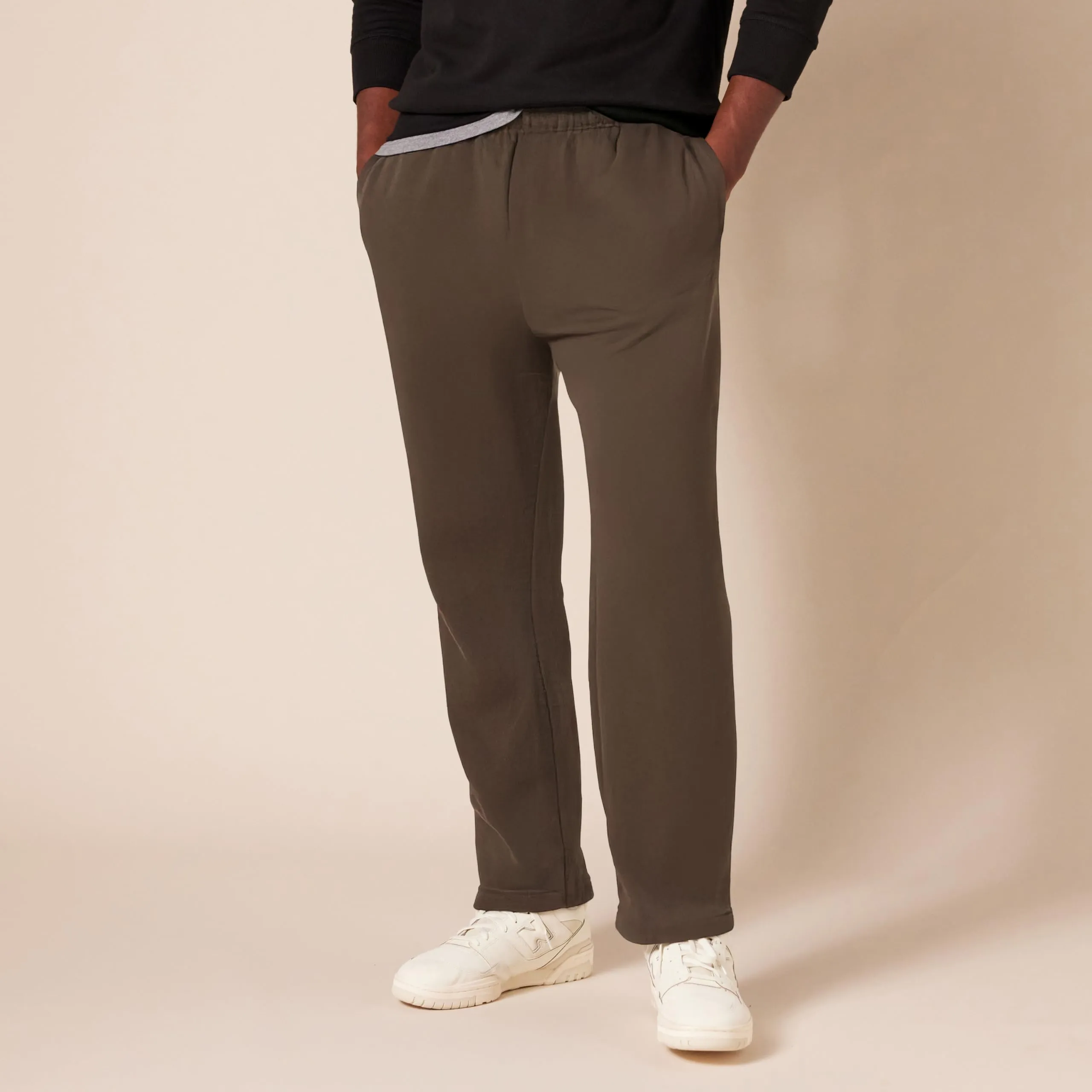 Amazon Essentials Pantaloni Sportivi in Pile con Fondo Aperto Uomo, Marrone Medio, XXL - immagine 6