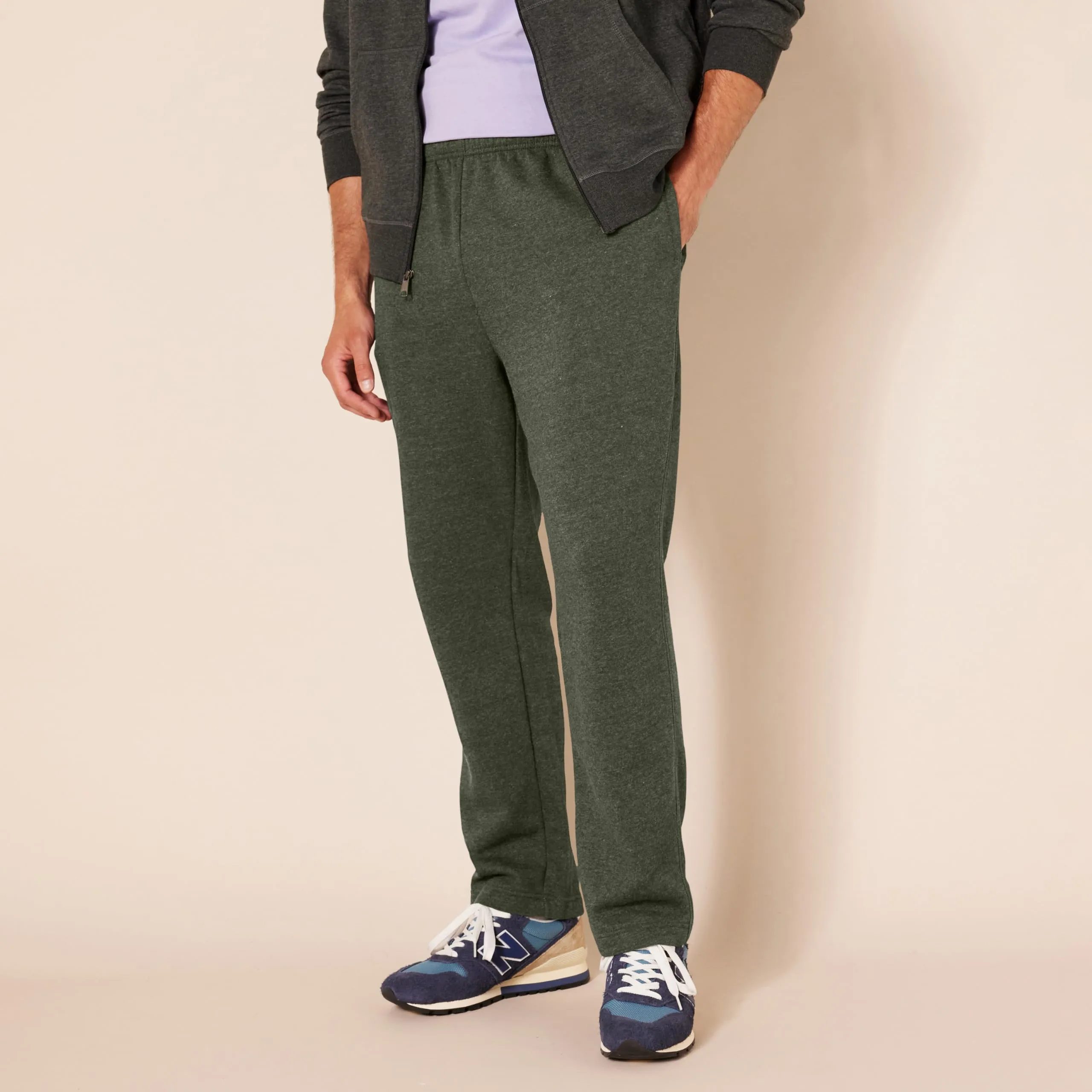 Amazon Essentials Pantaloni Sportivi in Pile con Fondo Aperto Uomo, Verde Oliva Puntinato, 6XL Plus - immagine 6