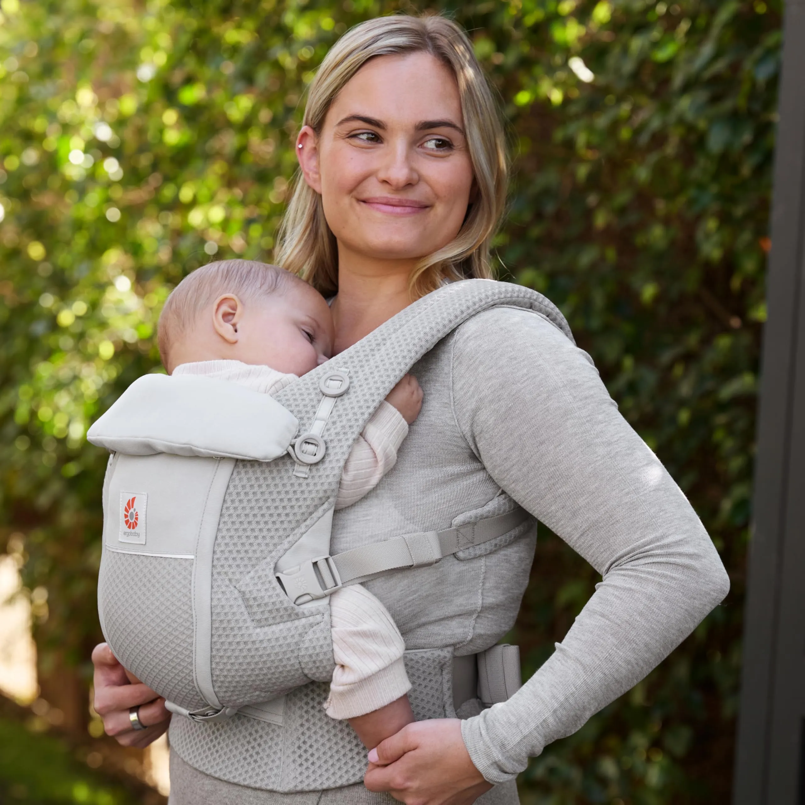 Ergobaby Adapt Marsupio per neonati e bambini 0-48 mesi - immagine 10