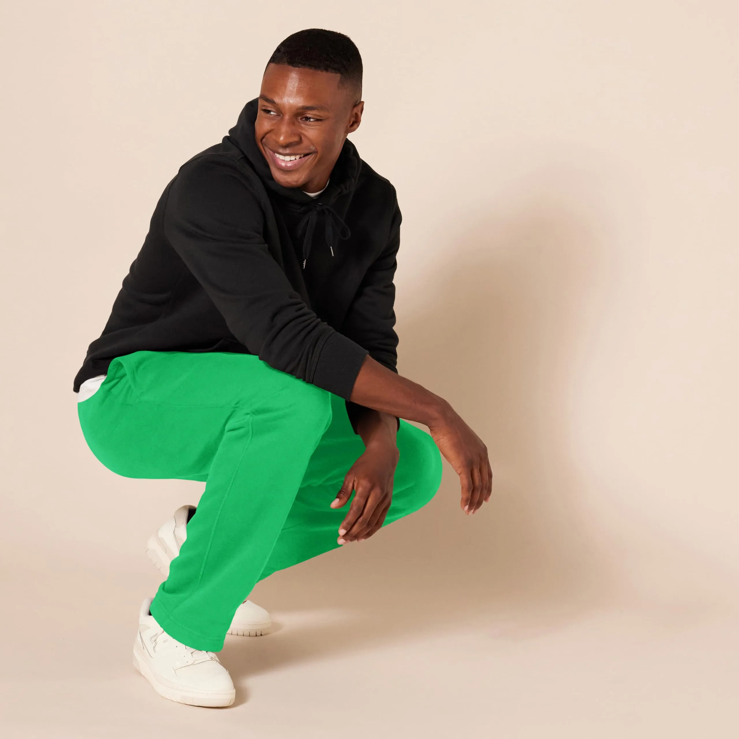 Amazon Essentials Pantaloni Sportivi in Pile con Fondo Aperto Uomo, Verde, XL - immagine 5
