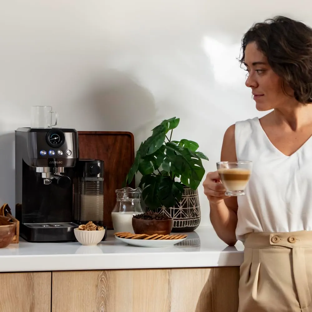Cecotec Power Espresso 20 Steel Pro Latte Macchina da Caffè Semiautomatica, 1350W, 20 Bar, Thermoblock, Serbatoio Full-Milk, Instant Cappuccino - immagine 3