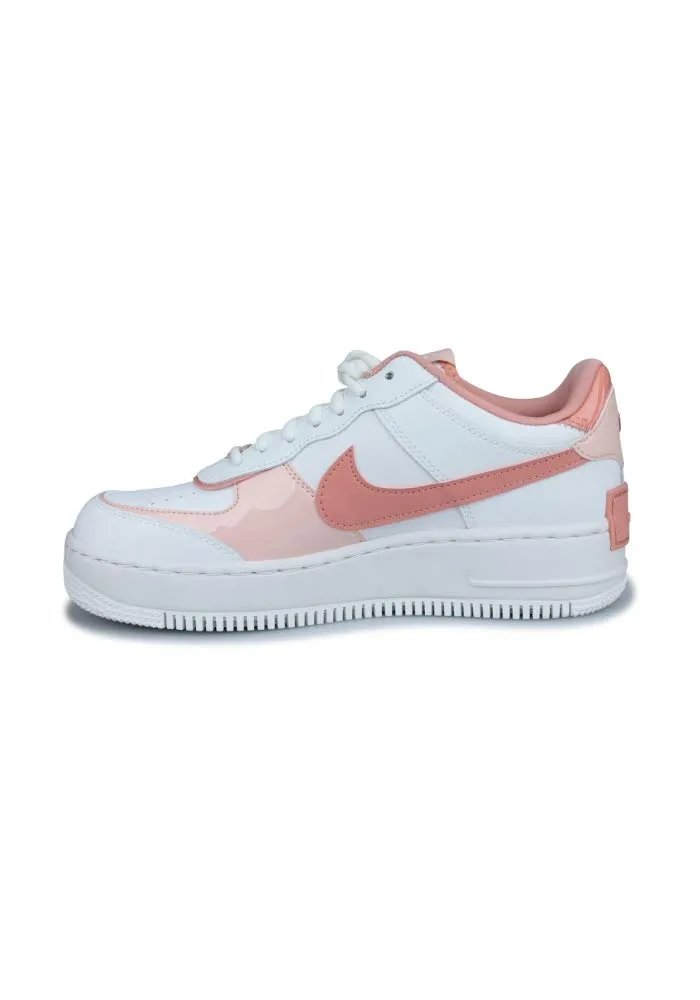 Nike W AF1 Shadow - Scarpa da Basket Donna, Summit Corallo Lavato al Quarzo Bianco/Rosa, 39 EU - immagine 2