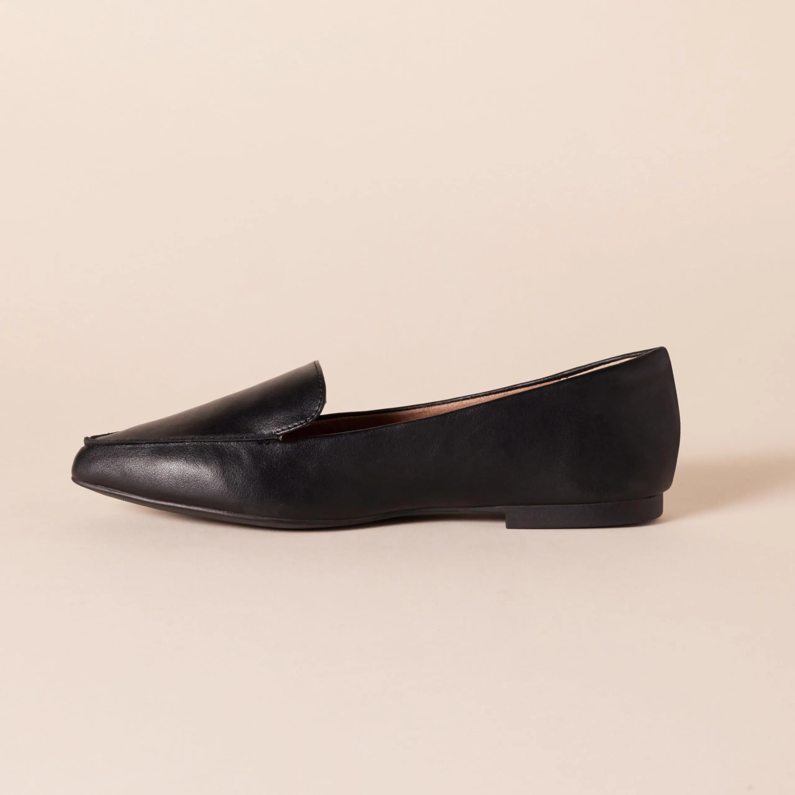 Amazon Essentials Mocassini Bassi da Donna, Nero Finta Pelle, 44.5 EU Larga - immagine 2