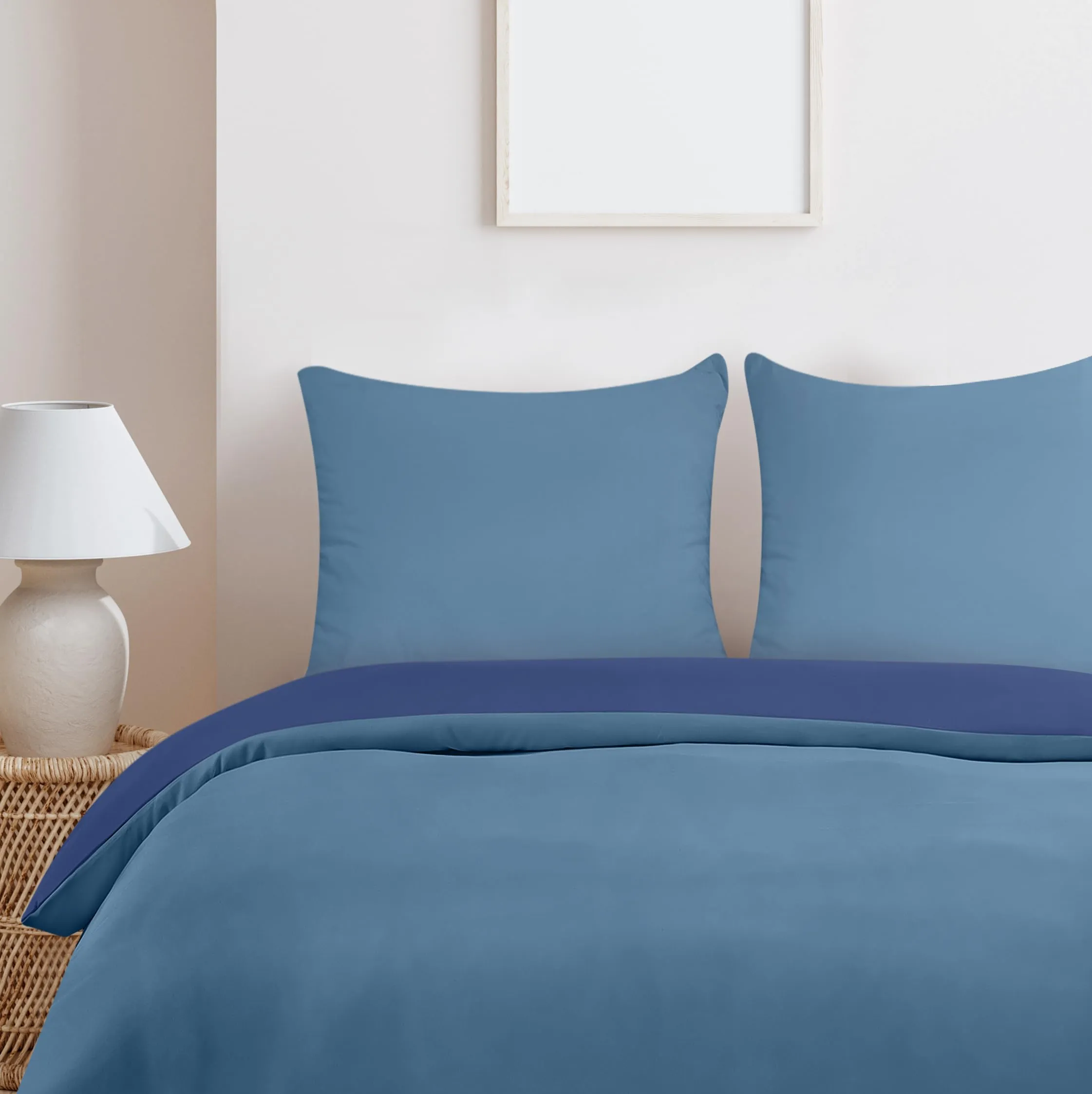 Utopia Bedding Set Copripiumino 200x200 cm e 2 Federe 80x80 cm, Blu Navy/Azzurro - immagine 4
