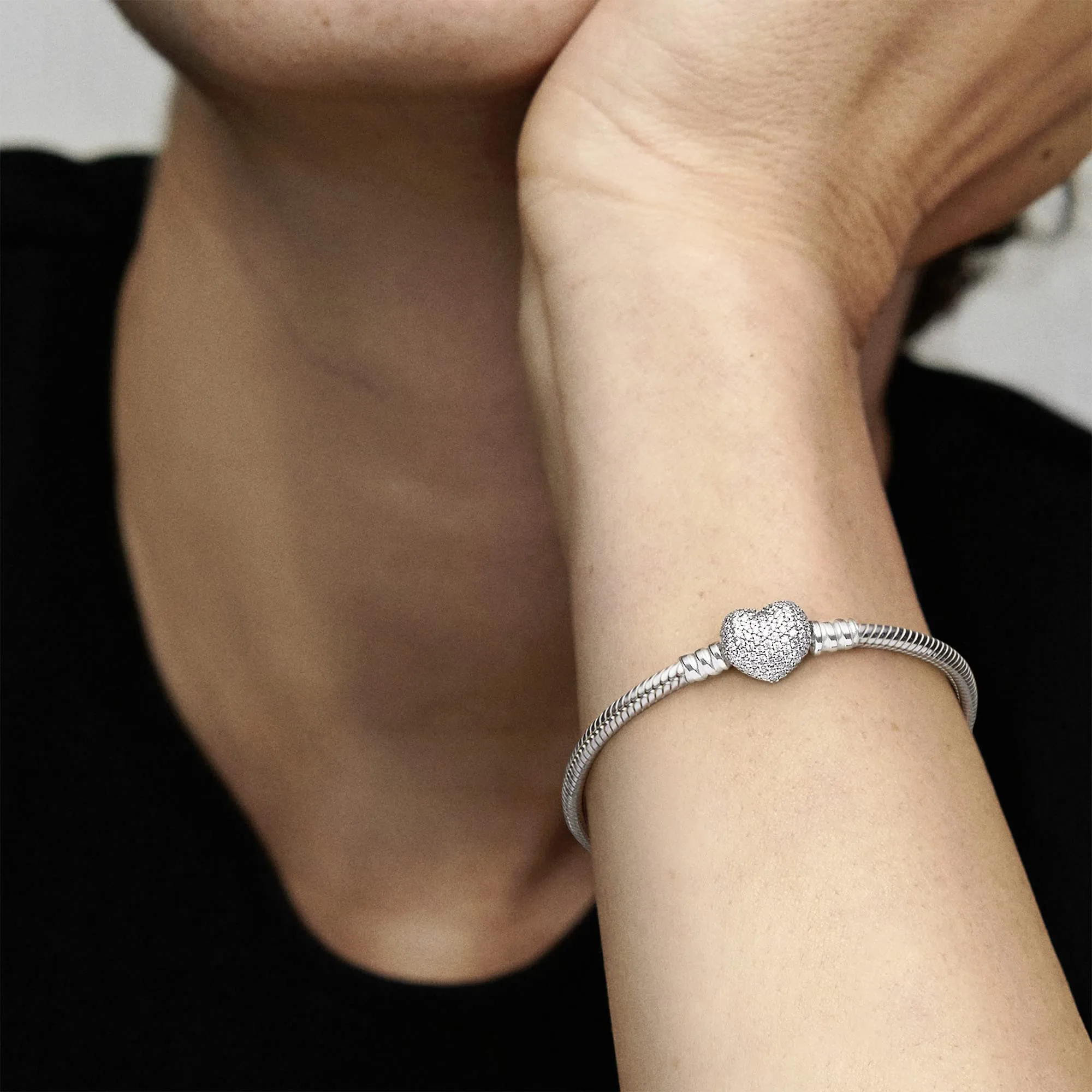 Pandora Icons Bracciale in argento con chiusura a cuore e zirconi cubici, 19 - immagine 6