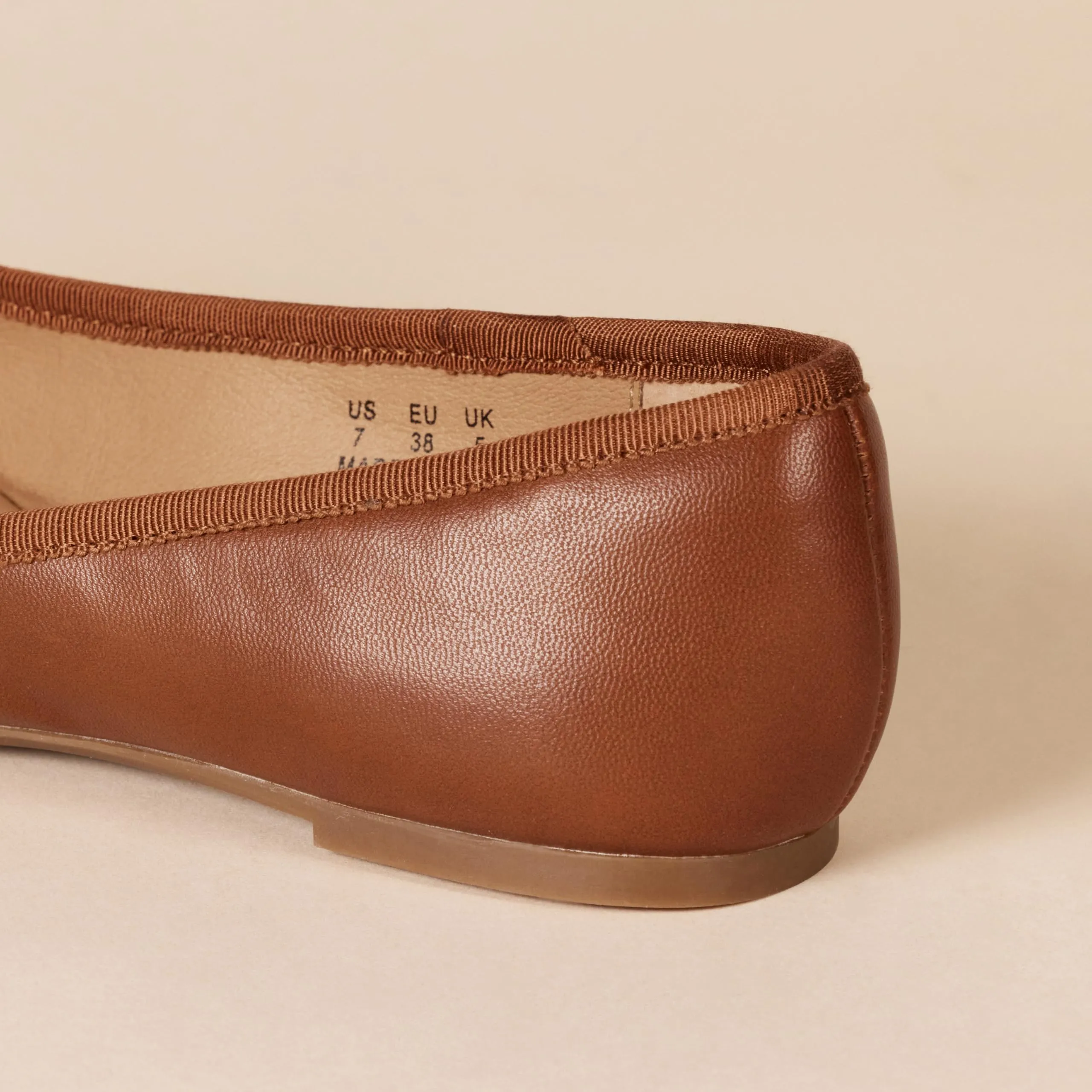 Amazon Essentials Ballerine Billie Donna, Tan, 36 EU - immagine 2