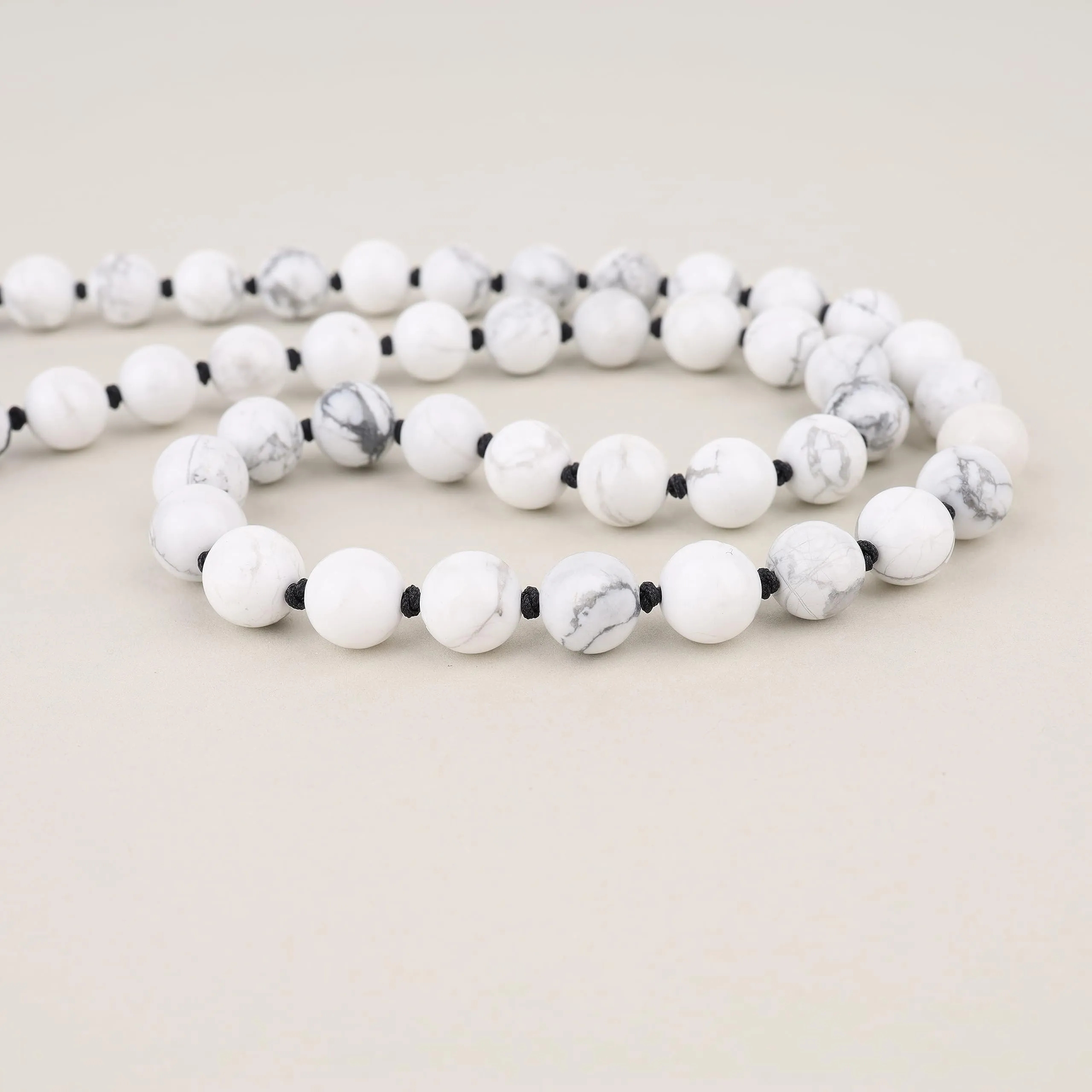 GAVU Collana da Uomo in Pietra Naturale Howlite con Chiusura T-Bar, 50cm - immagine 4