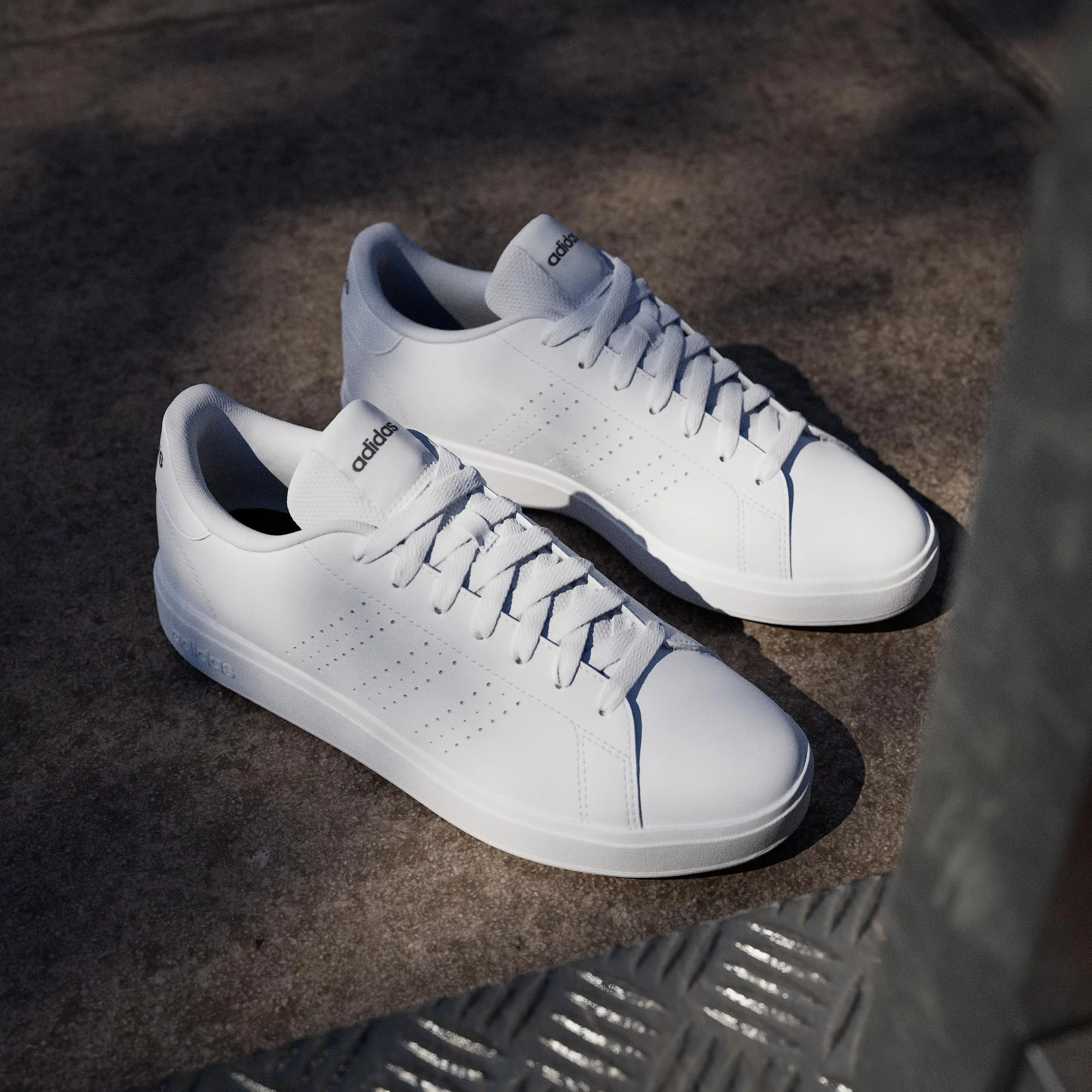 adidas Uomo Advantage Base 2.0 Shoes, Cloud White/Collegiate Green, 42 EU - immagine 3