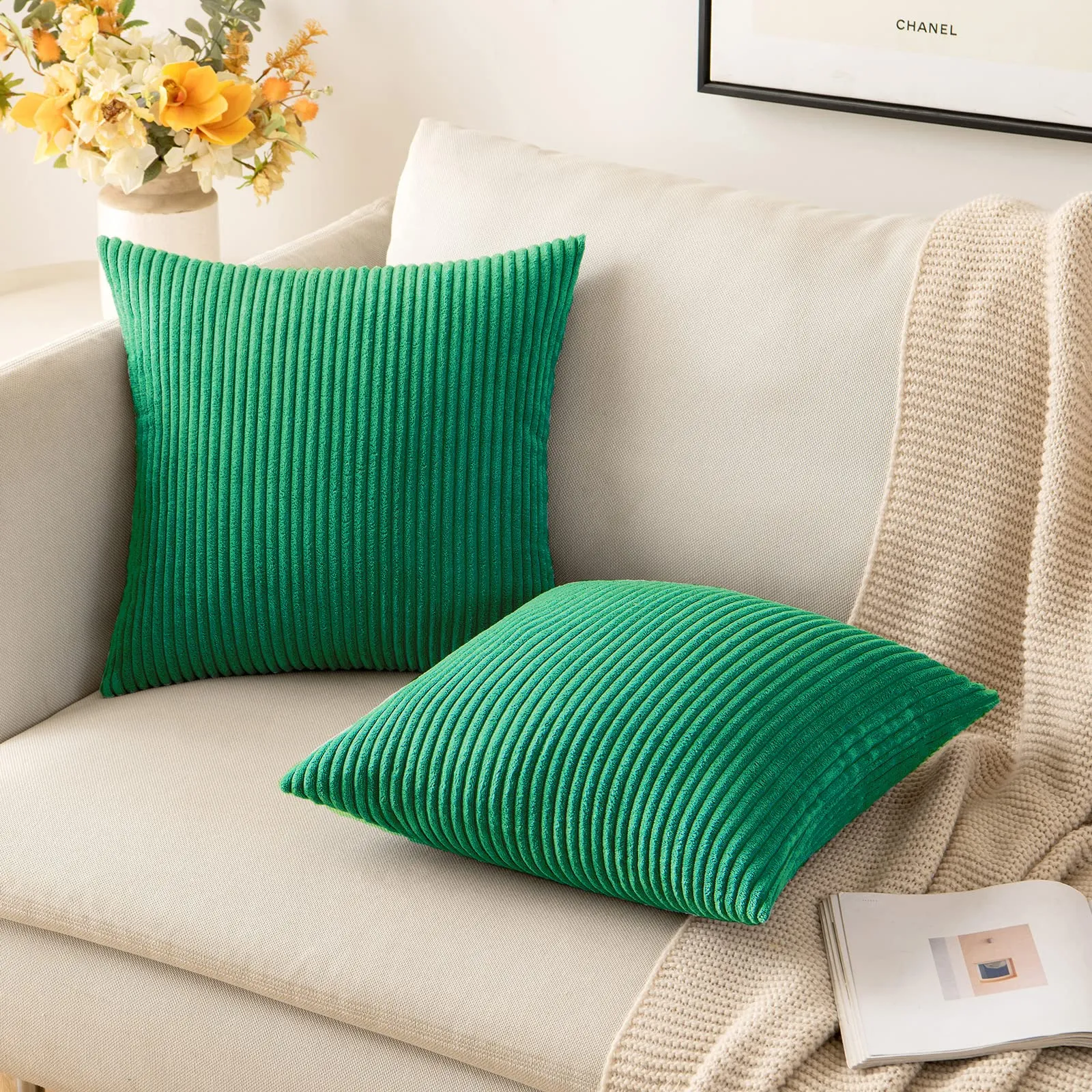 MIULEE Copricuscini 2 Pezzi per Divano Federe Cuscini per Camera da Letto Quadrate Decorative Federa in Velluto a Coste per Letto Matrimoniale Moderna per Casa 50X50 CM Verde Scuro - immagine 4