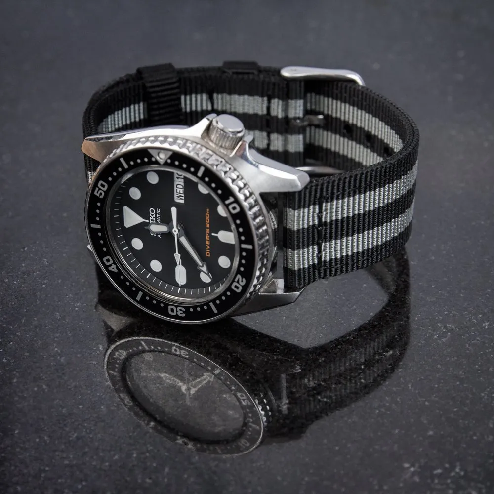 Archer Watch Straps - Cinturini in Nylon Premium a Sgancio Rapido (Nero e Grigio, 22mm) - immagine 6