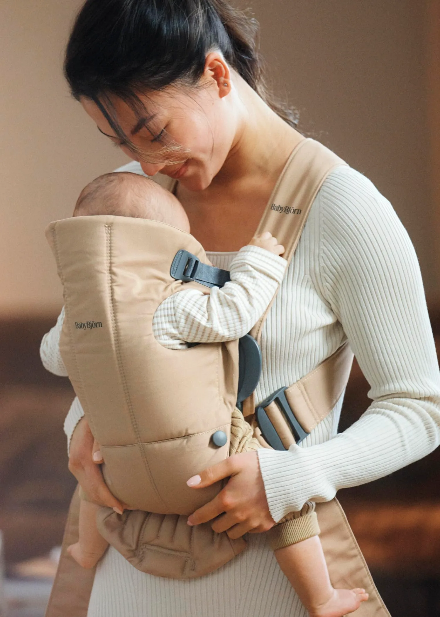 BabyBjörn Marsupio Mini, Tessuto, Beige - immagine 11