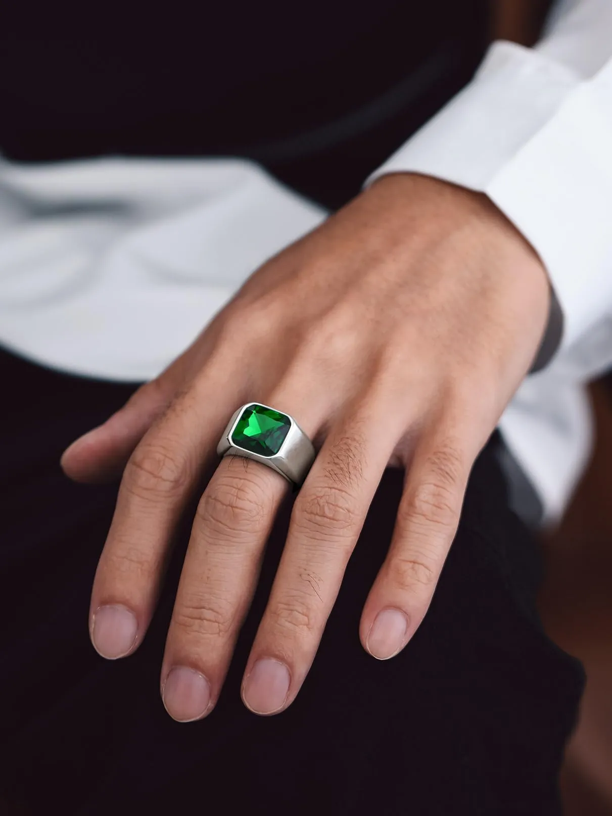 Bandmax Anello Uomo Donna in Acciaio Inossidabile, Anello Argento Uomo con Pietra Smeraldo, Anello Misura 30 Circonferenza 69.7mm, Confezione Regalo - immagine 2