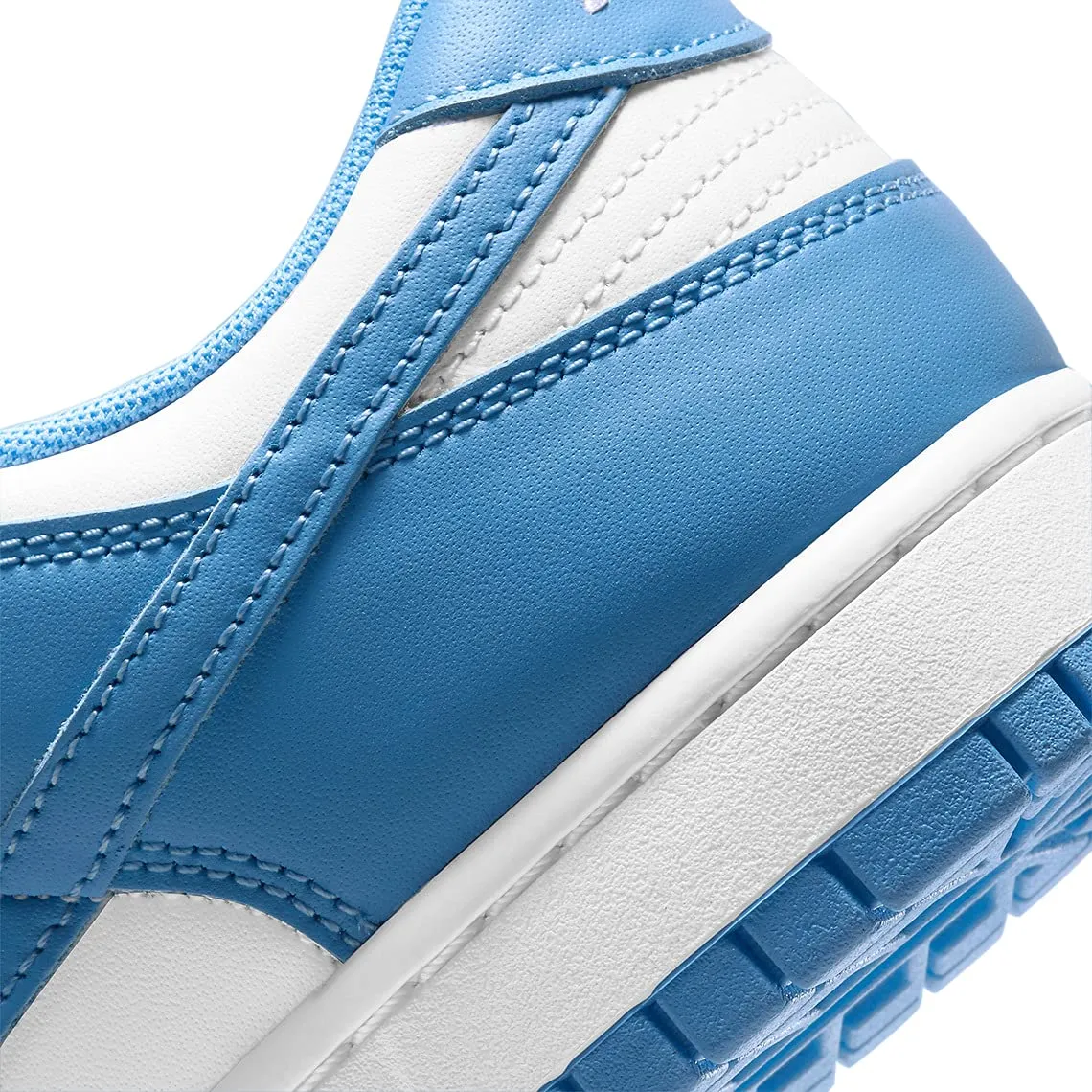 Nike DV0833-113 Dunk Low Retro Uomo, Coconut Milk/University Blue-Gym Red EU 42 - immagine 7