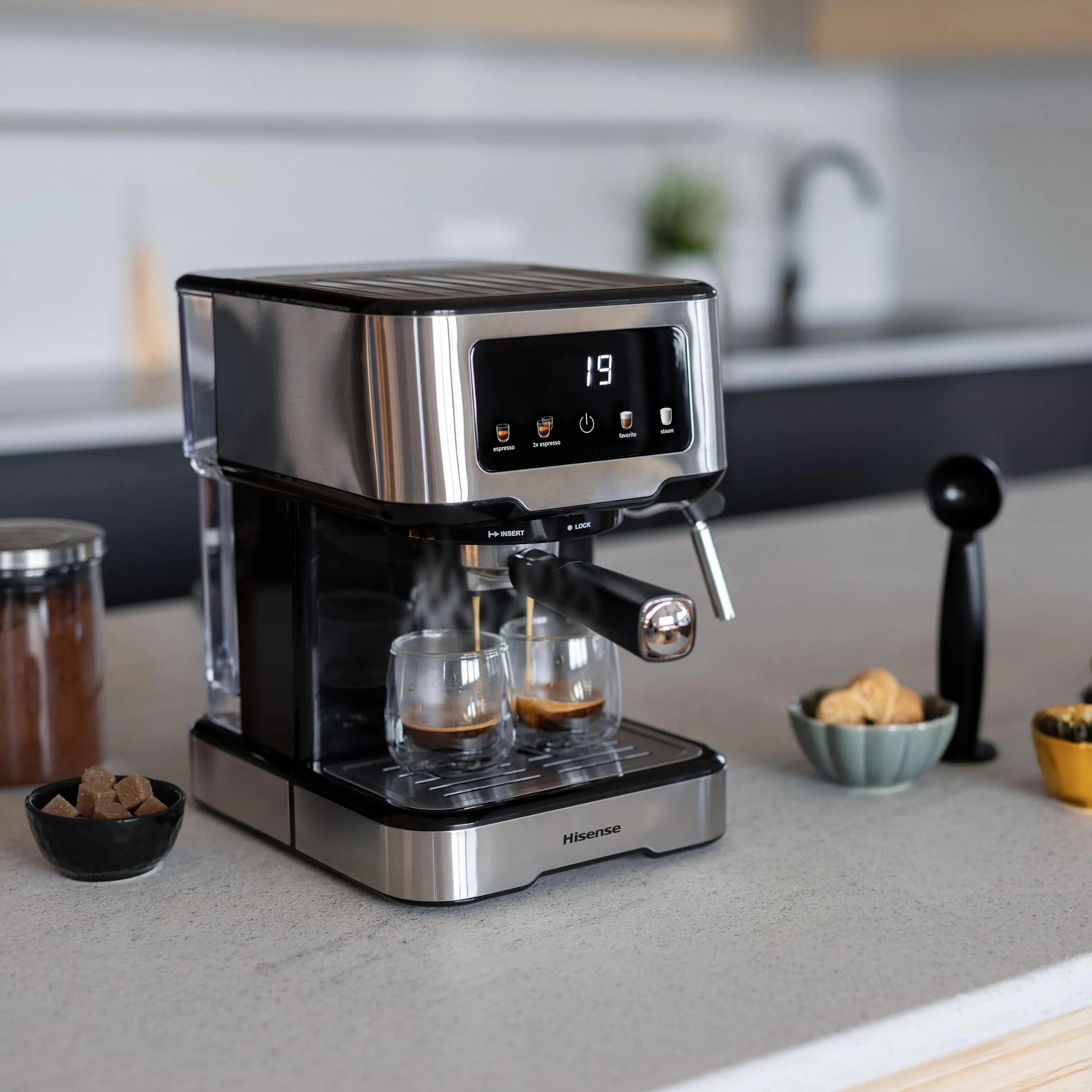 Hisense HESCM15CD NUOVA Macchina da caffè Espresso Manuale, per Macinato e compatibile con Cialde ESE 44 mm, Pressione 15 bar, Schermo Touch, 1100W, Silver, 27.4x30x27.2 cm - immagine 10