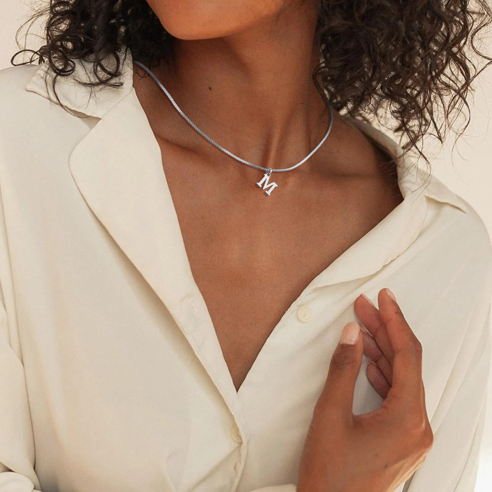 Esmoly Iniziale Collana Donna Placato Oro/Argento Choker Regalo Compleanno Donna (Argento P) - immagine 4
