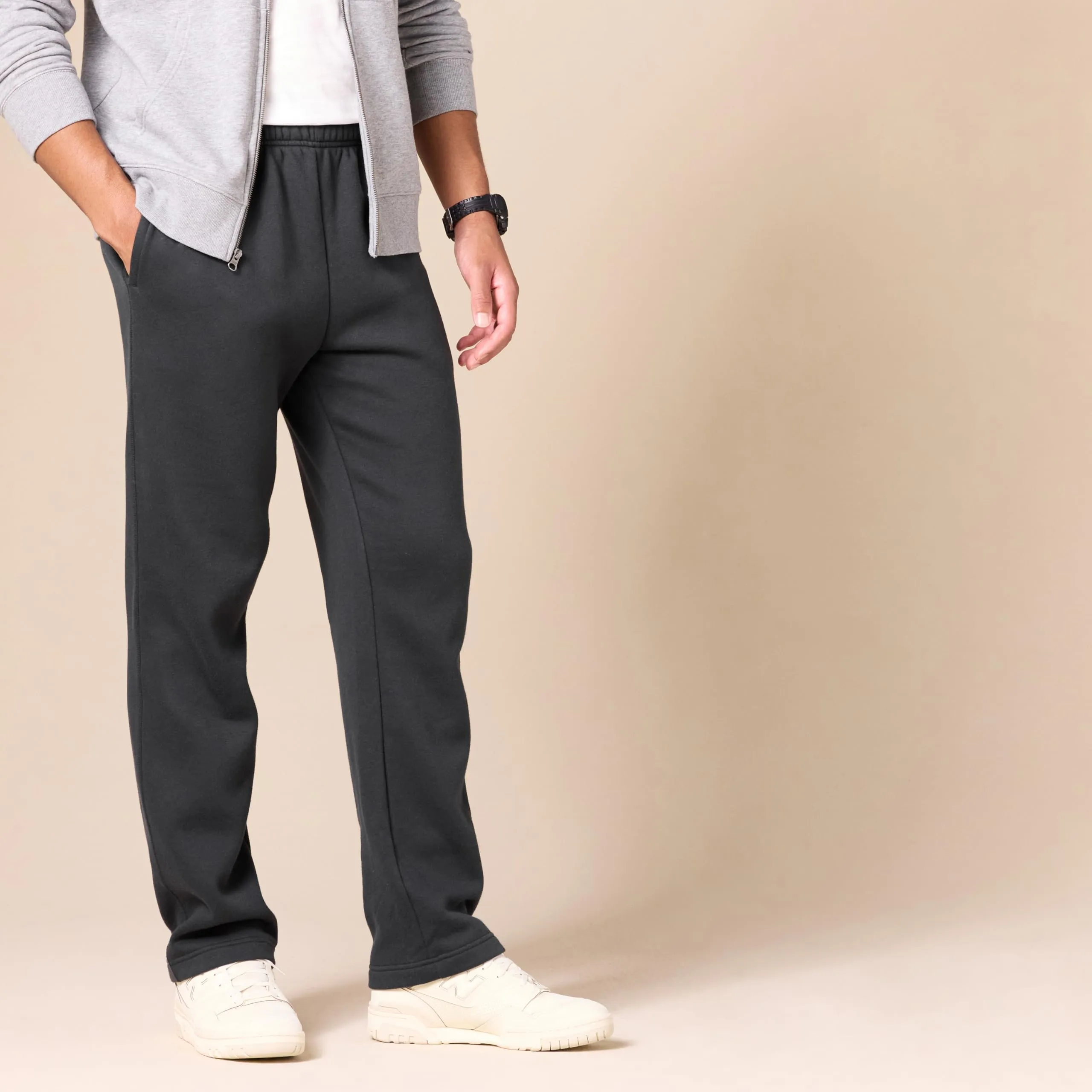 Amazon Essentials Pantaloni Sportivi in Pile con Fondo Aperto (Disponibili in Taglie Extra Forti) Uomo, Nero Slavato, XXL - immagine 3