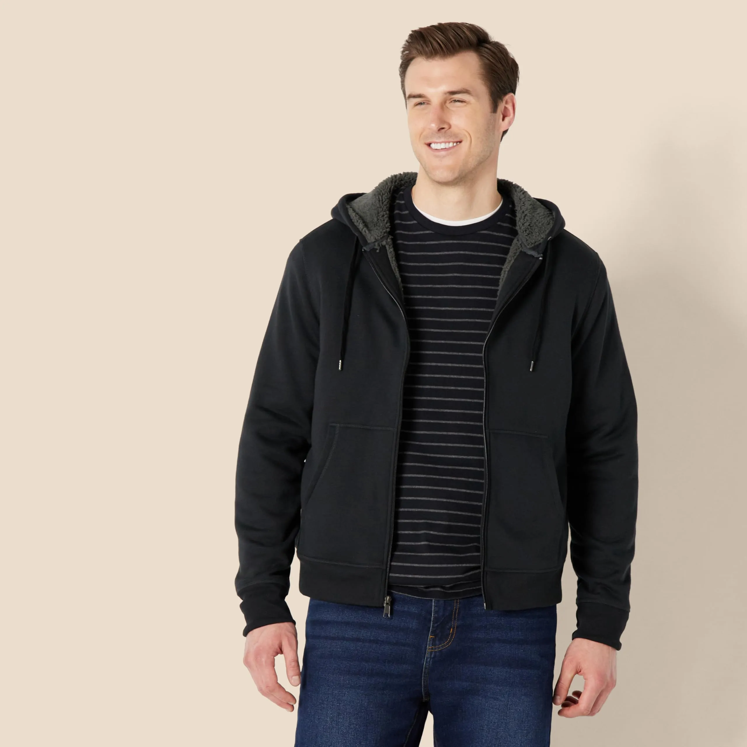 Amazon Essentials Felpa con Cappuccio e Cerniera Integrale in Pile Foderata in Sherpa Uomo, Nero Slavato, XS - immagine 3