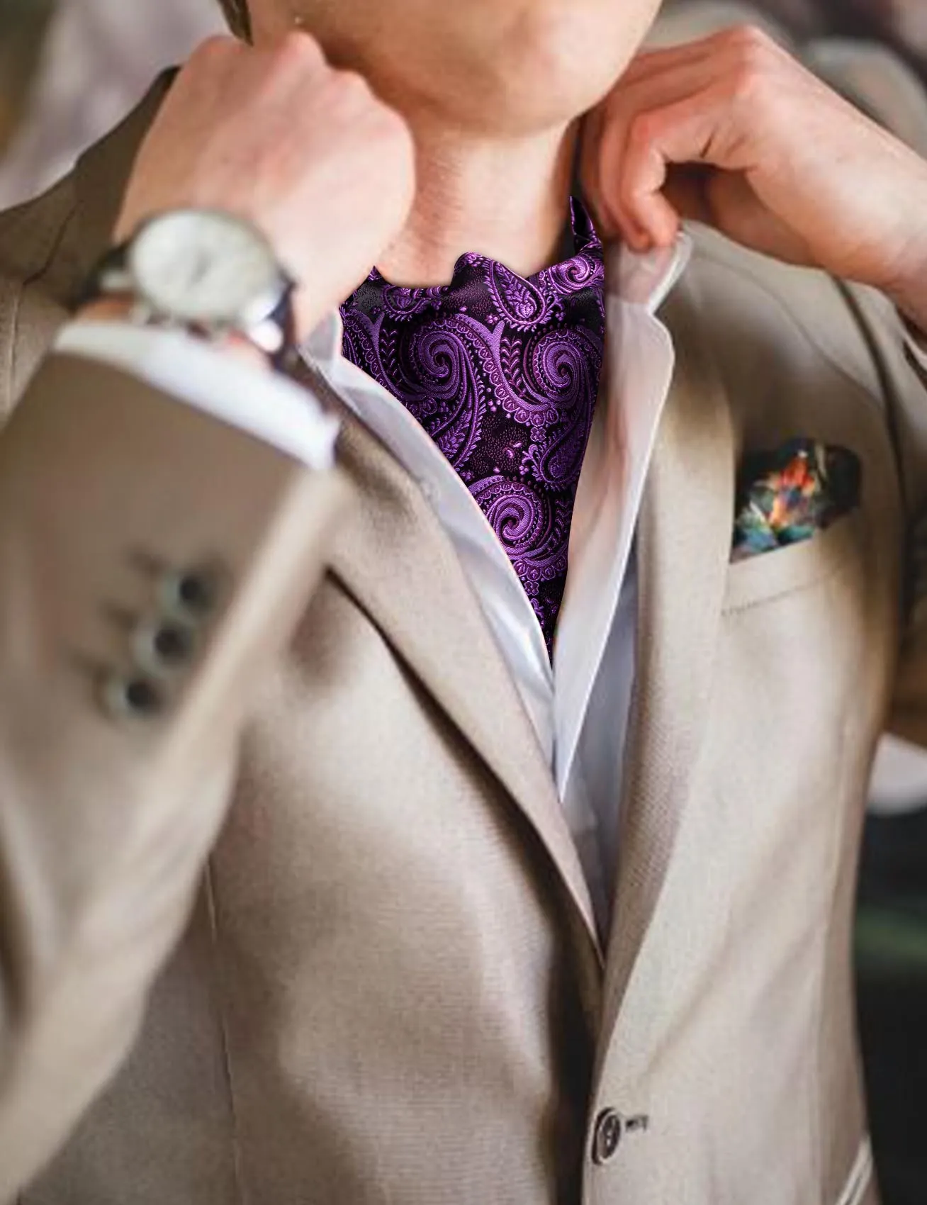 Barry.Wang - Cravatta in seta da uomo, con nodo Ascot e stampa paisley, con fazzoletto da tasca quadrato e gemelli, set per matrimonio e formale, Taglia unica - immagine 3