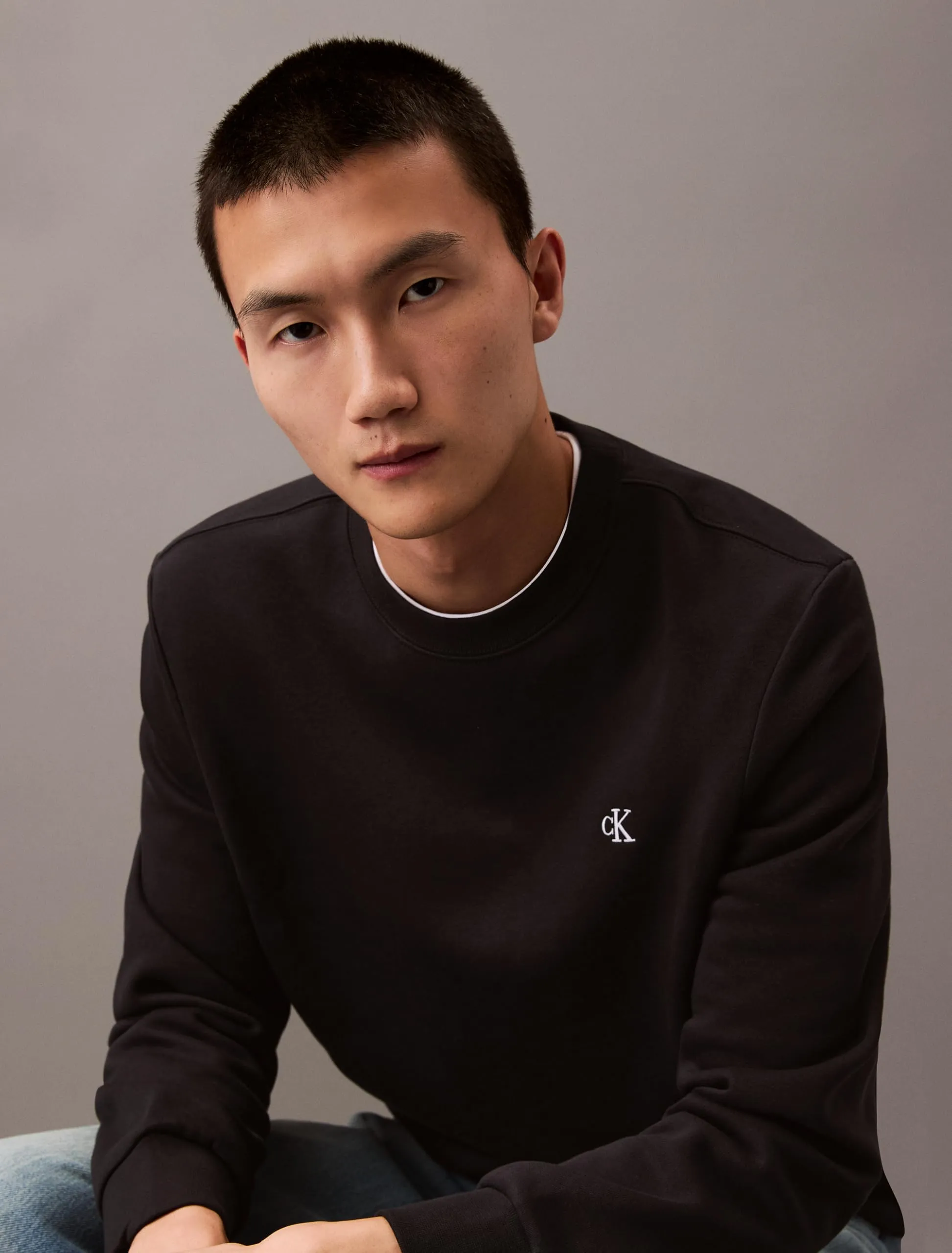 Calvin Klein Felpa Uomo in Pile con Logo Archive, Black Beauty., XX-Large - immagine 4