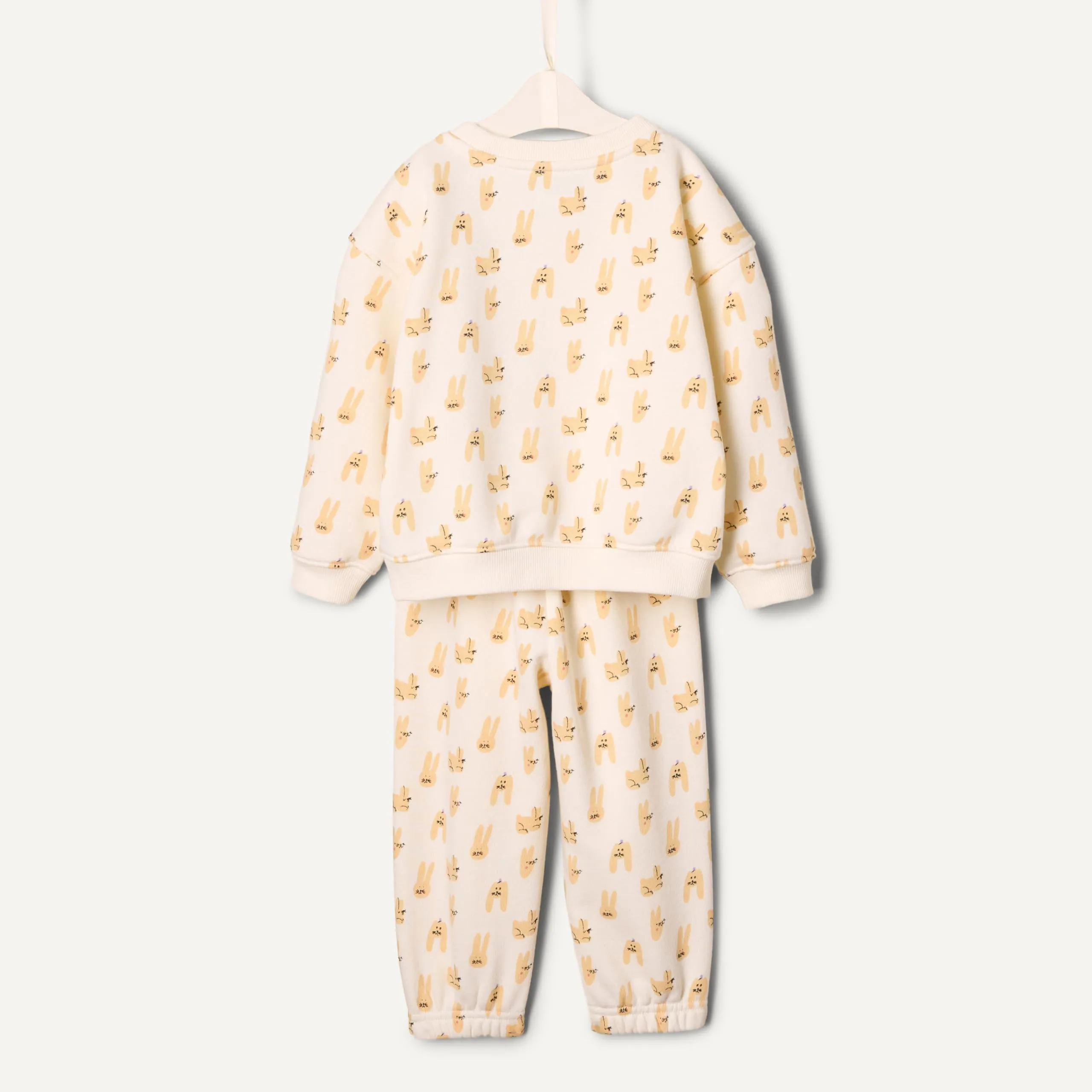 Amazon Essentials x Sofia Grainge Set con Felpa E Pantaloni Sportivi Unisex - Bimbi 0-24, Avorio Grigio Talpa Conigli, 4 Anni - immagine 5