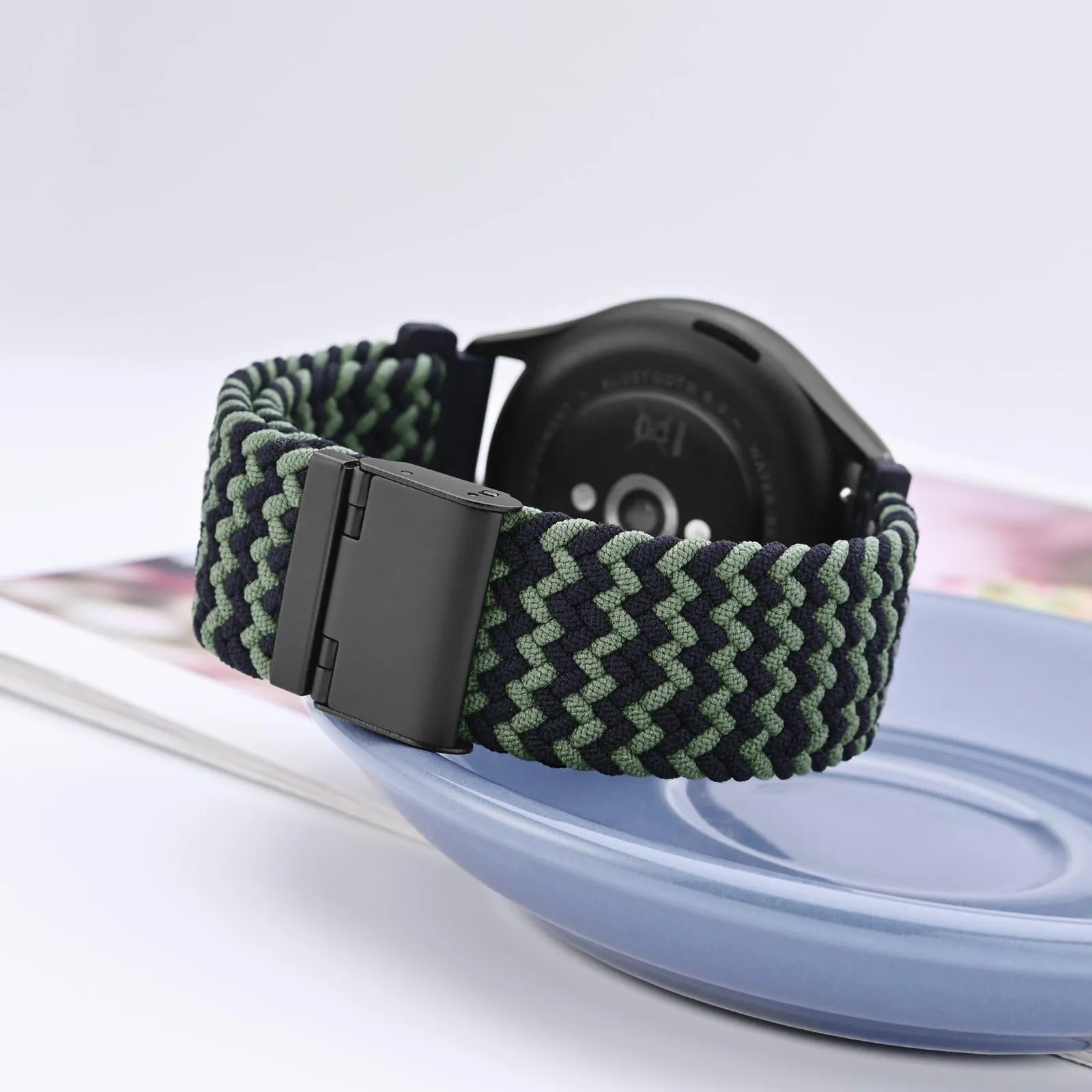 WOCCI 20mm Intrecciato Nylon Cinturino per Orologio da Uomo e da Donna, Regolabile Fibbia Nera (Verde Nero) - immagine 2